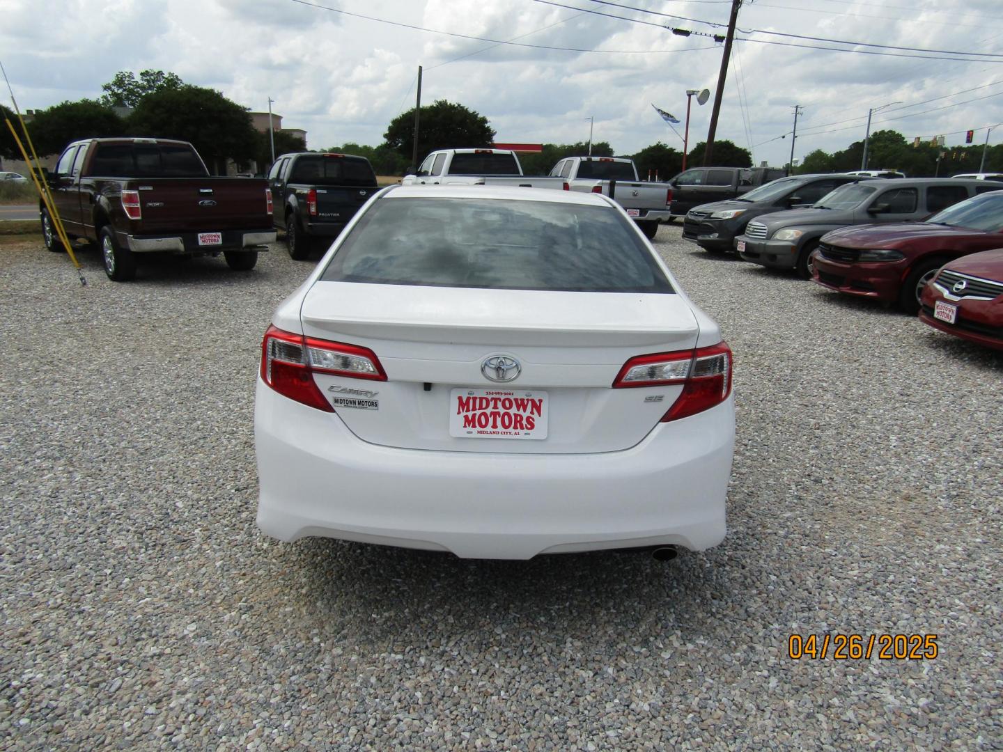 2014 WHITE Toyota Camry SE (4T1BF1FK2EU) with an 2.5L L4 DOHC 16V engine, Automatic transmission, located at 15016 S Hwy 231, Midland City, AL, 36350, (334) 983-3001, 31.306210, -85.495277 - Photo#6
