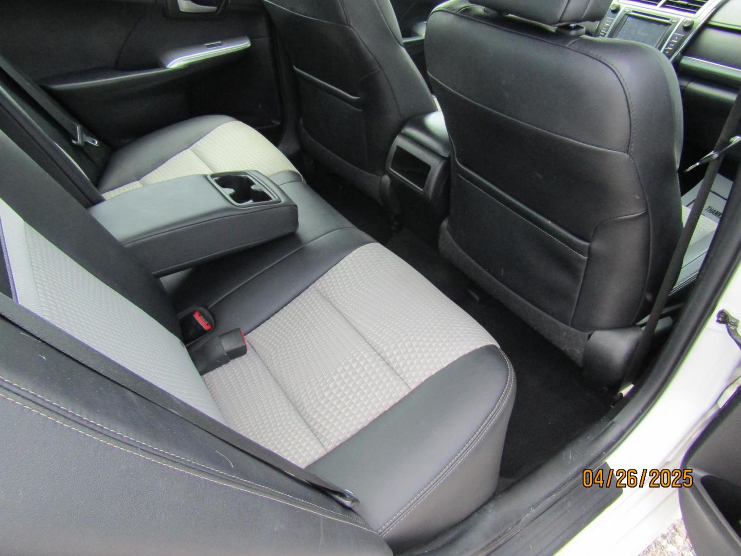 2014 WHITE Toyota Camry SE (4T1BF1FK2EU) with an 2.5L L4 DOHC 16V engine, Automatic transmission, located at 15016 S Hwy 231, Midland City, AL, 36350, (334) 983-3001, 31.306210, -85.495277 - Photo#8
