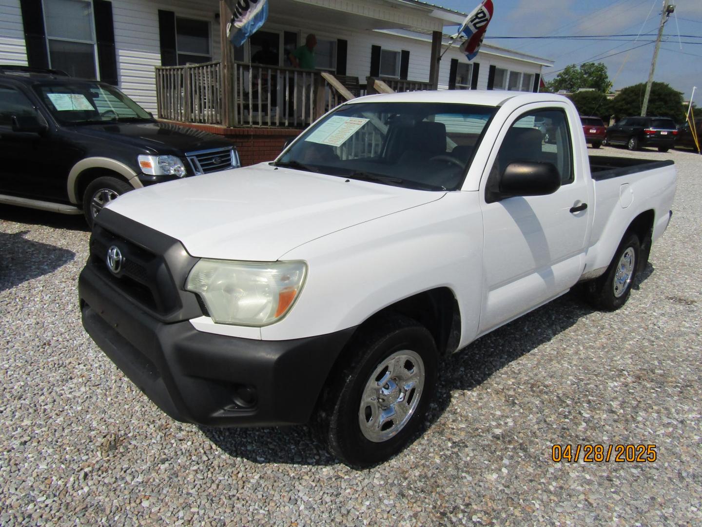 2012 WHITE Toyota Tacoma Regular Cab 2WD (5TFNX4CNXCX) with an 2.7L L4 DOHC 16V engine, Automatic transmission, located at 15016 S Hwy 231, Midland City, AL, 36350, (334) 983-3001, 31.306210, -85.495277 - Photo#2