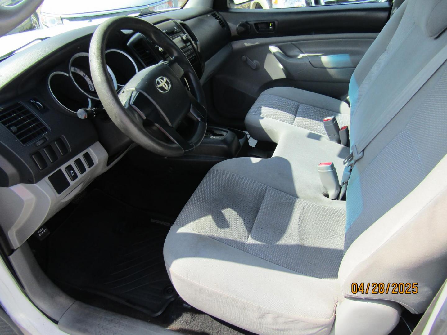 2012 WHITE Toyota Tacoma Regular Cab 2WD (5TFNX4CNXCX) with an 2.7L L4 DOHC 16V engine, Automatic transmission, located at 15016 S Hwy 231, Midland City, AL, 36350, (334) 983-3001, 31.306210, -85.495277 - Photo#3