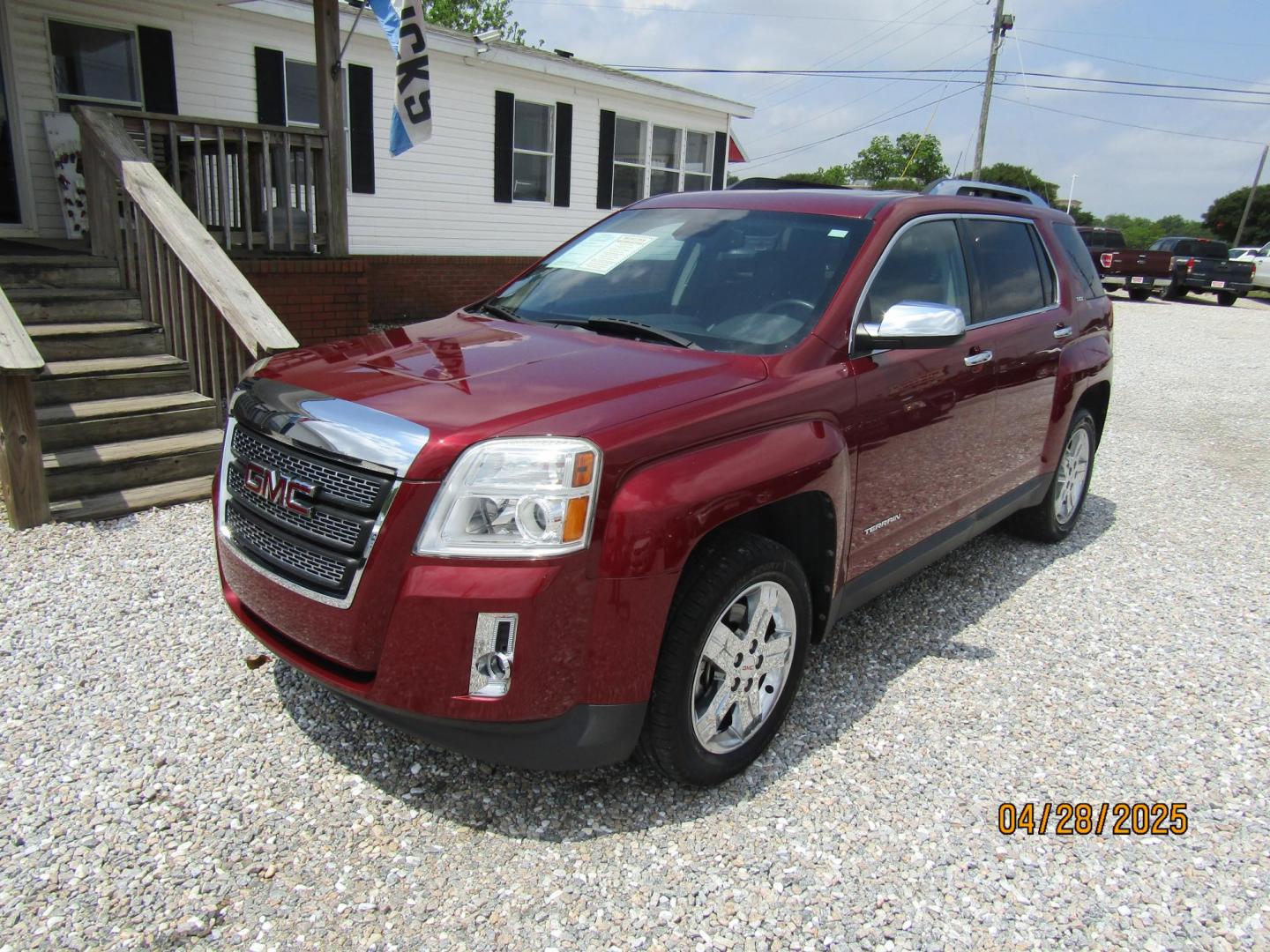 2012 Red GMC Terrain SLT2 FWD (2GKFLWE56C6) with an 3.0L V6 DOHC 24V FFV engine, Automatic transmission, located at 15016 S Hwy 231, Midland City, AL, 36350, (334) 983-3001, 31.306210, -85.495277 - Photo#2