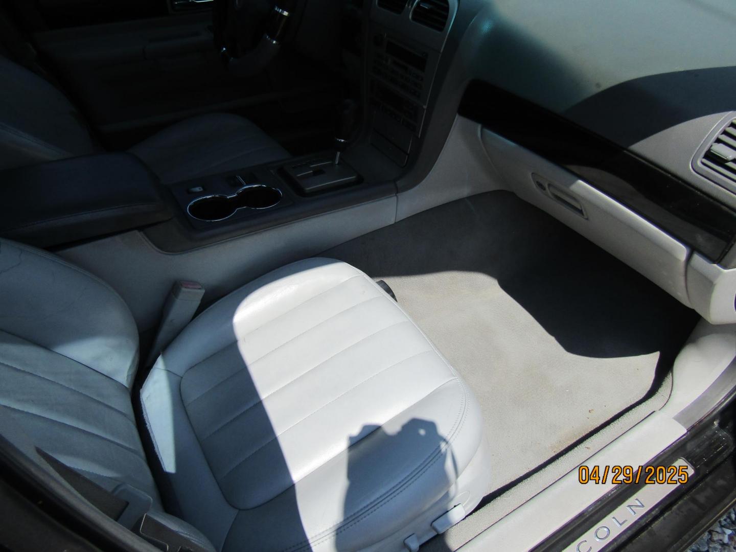 2004 Black Lincoln LS V6 Appearance (1LNHM86SX4Y) with an 3.0L V6 DOHC 24V engine, Automatic transmission, located at 15016 S Hwy 231, Midland City, AL, 36350, (334) 983-3001, 31.306210, -85.495277 - Photo#8