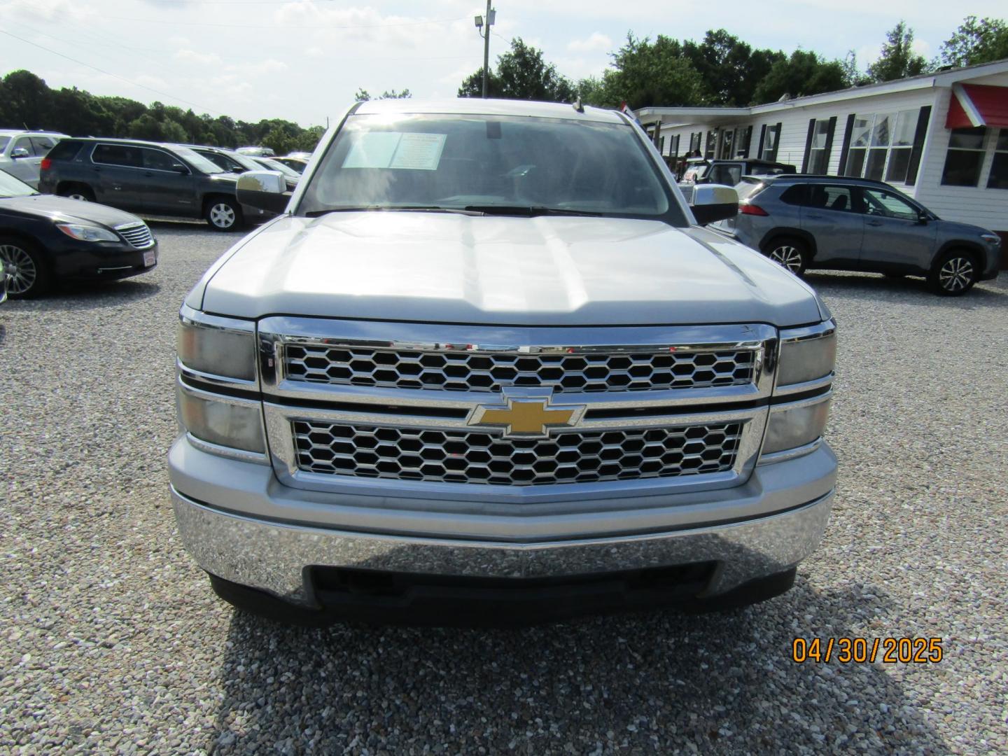 2014 Silver Chevrolet Silverado 1500 1LT Double Cab 4WD (1GCVKREH4EZ) with an 4.3L V6 OHV 12V engine, Automatic transmission, located at 15016 S Hwy 231, Midland City, AL, 36350, (334) 983-3001, 31.306210, -85.495277 - Photo#1