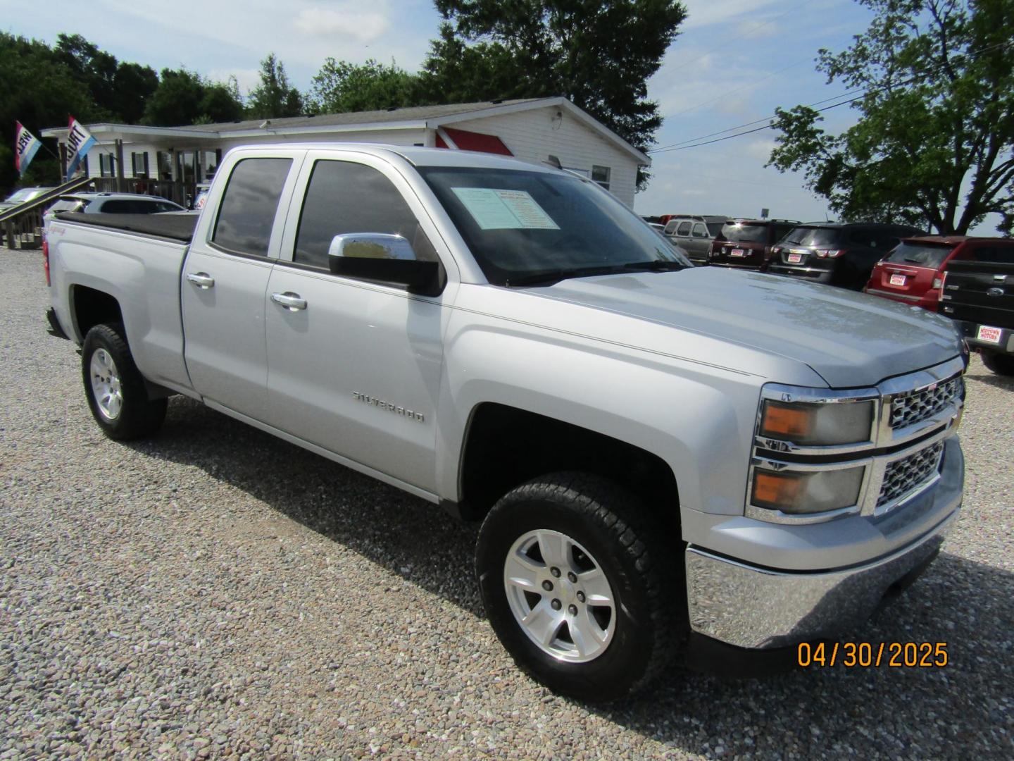 2014 Silver Chevrolet Silverado 1500 1LT Double Cab 4WD (1GCVKREH4EZ) with an 4.3L V6 OHV 12V engine, Automatic transmission, located at 15016 S Hwy 231, Midland City, AL, 36350, (334) 983-3001, 31.306210, -85.495277 - Photo#0