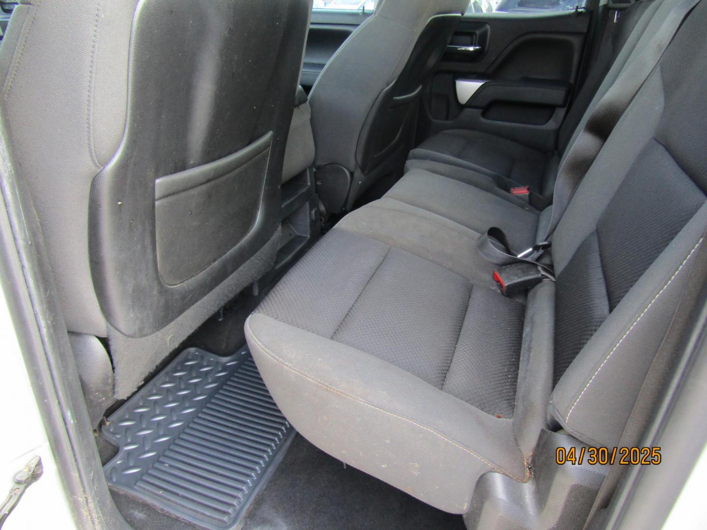 2014 Silver Chevrolet Silverado 1500 1LT Double Cab 4WD (1GCVKREH4EZ) with an 4.3L V6 OHV 12V engine, Automatic transmission, located at 15016 S Hwy 231, Midland City, AL, 36350, (334) 983-3001, 31.306210, -85.495277 - Photo#4