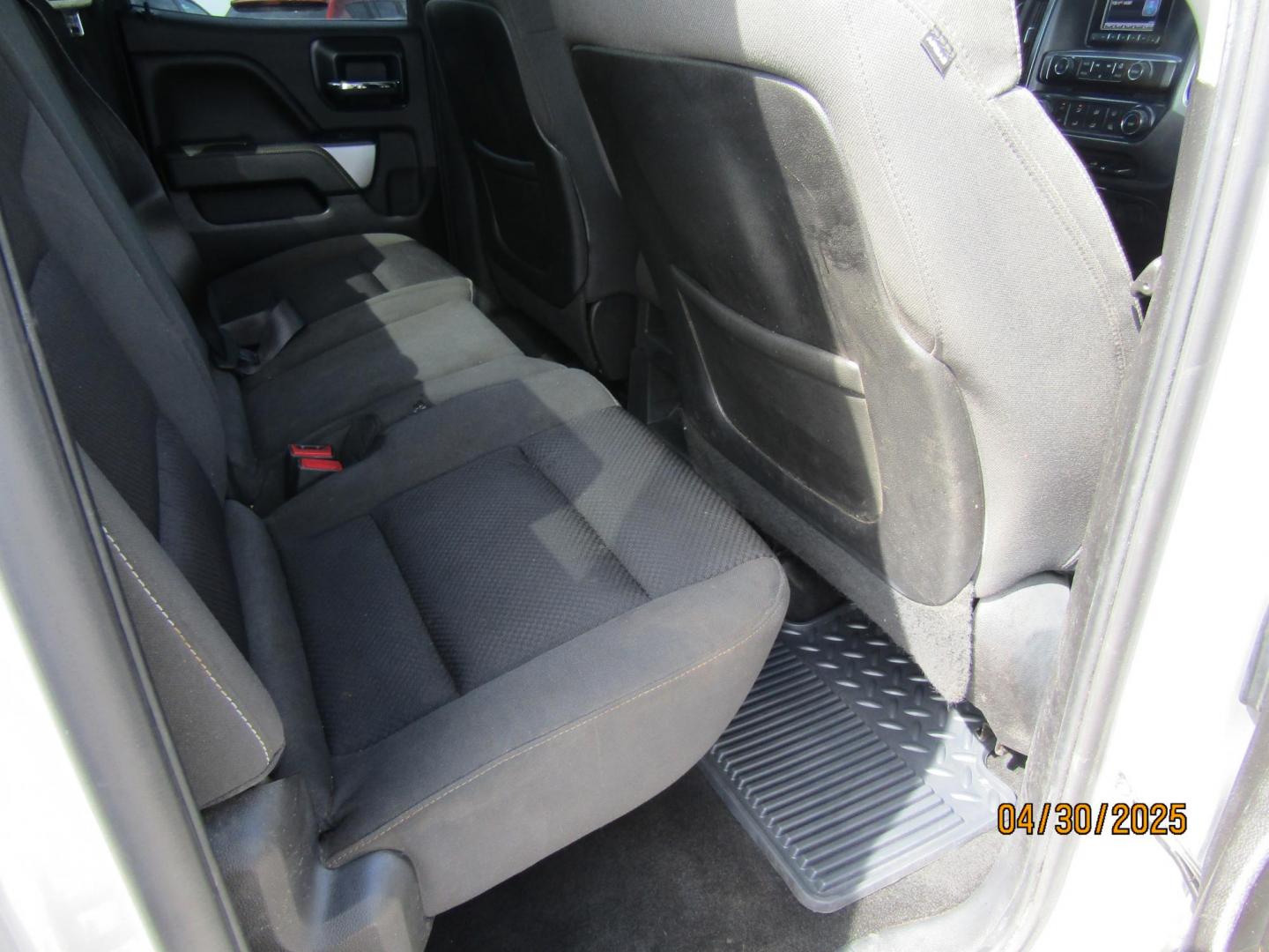 2014 Silver Chevrolet Silverado 1500 1LT Double Cab 4WD (1GCVKREH4EZ) with an 4.3L V6 OHV 12V engine, Automatic transmission, located at 15016 S Hwy 231, Midland City, AL, 36350, (334) 983-3001, 31.306210, -85.495277 - Photo#8