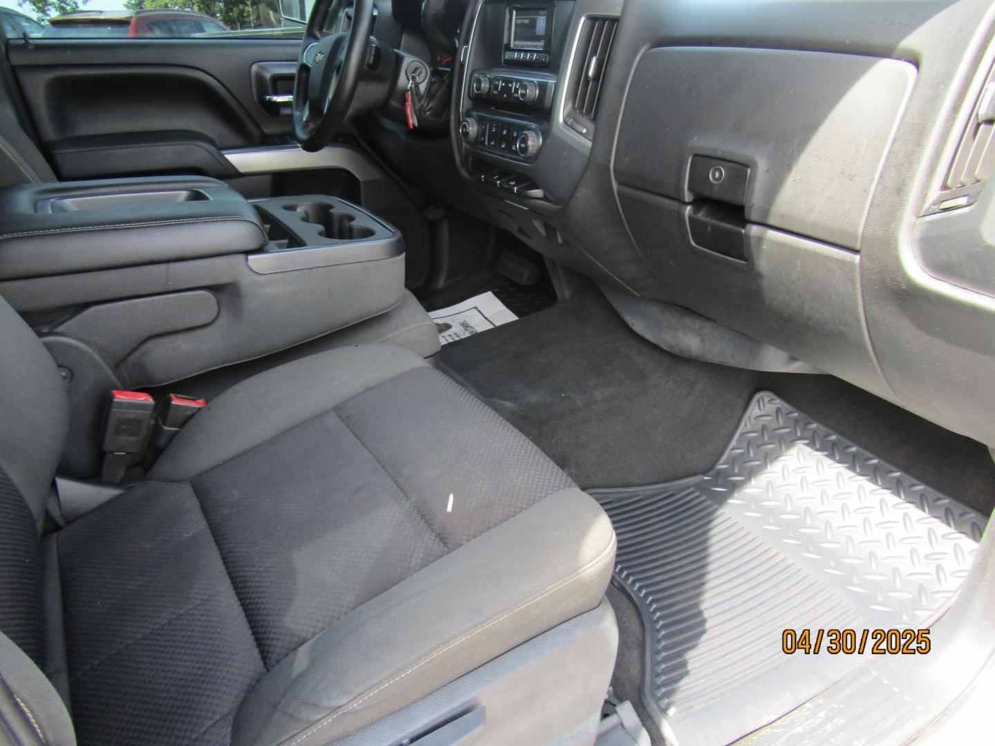 2014 Silver Chevrolet Silverado 1500 1LT Double Cab 4WD (1GCVKREH4EZ) with an 4.3L V6 OHV 12V engine, Automatic transmission, located at 15016 S Hwy 231, Midland City, AL, 36350, (334) 983-3001, 31.306210, -85.495277 - Photo#9