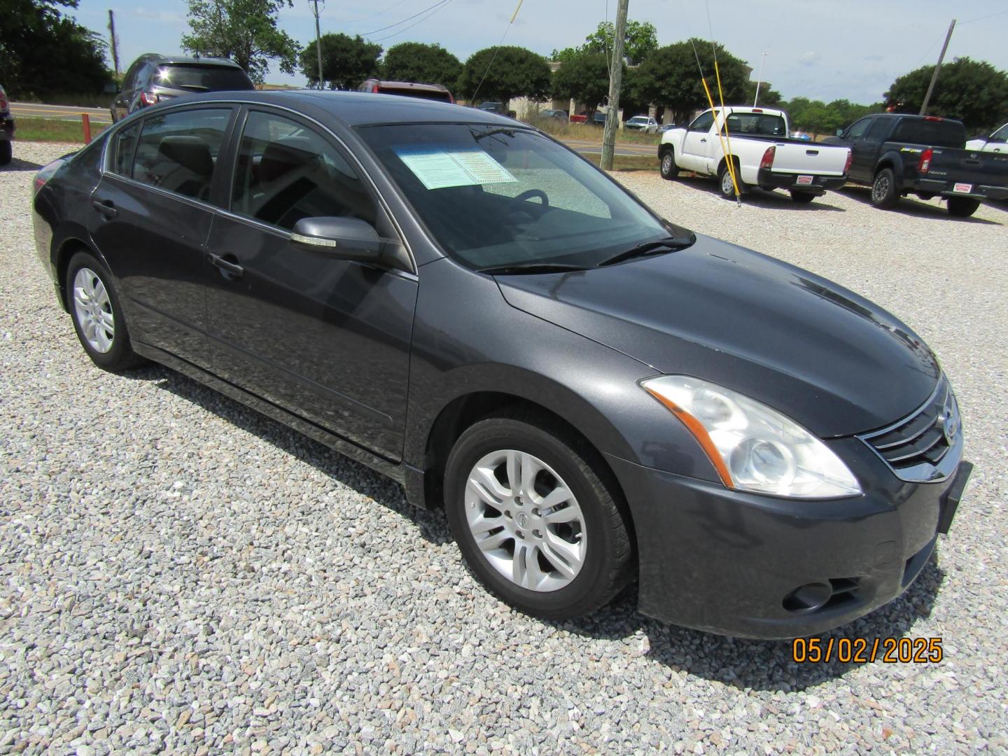 2011 Gray Nissan Altima 2.5 S (1N4AL2APXBC) with an 2.5L L4 DOHC 16V engine, Automatic transmission, located at 15016 S Hwy 231, Midland City, AL, 36350, (334) 983-3001, 31.306210, -85.495277 - Photo#0