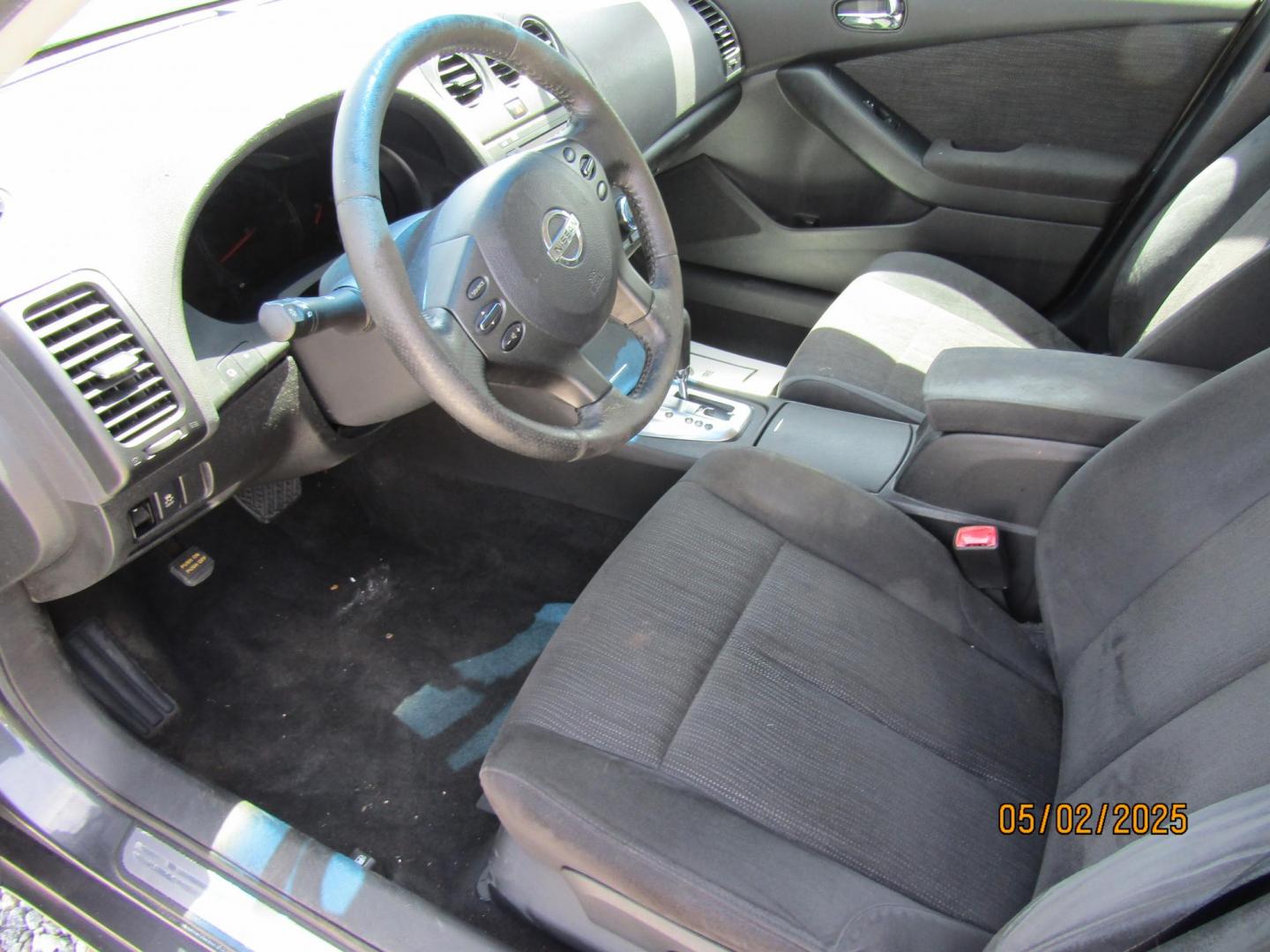 2011 Gray Nissan Altima 2.5 S (1N4AL2APXBC) with an 2.5L L4 DOHC 16V engine, Automatic transmission, located at 15016 S Hwy 231, Midland City, AL, 36350, (334) 983-3001, 31.306210, -85.495277 - Photo#3