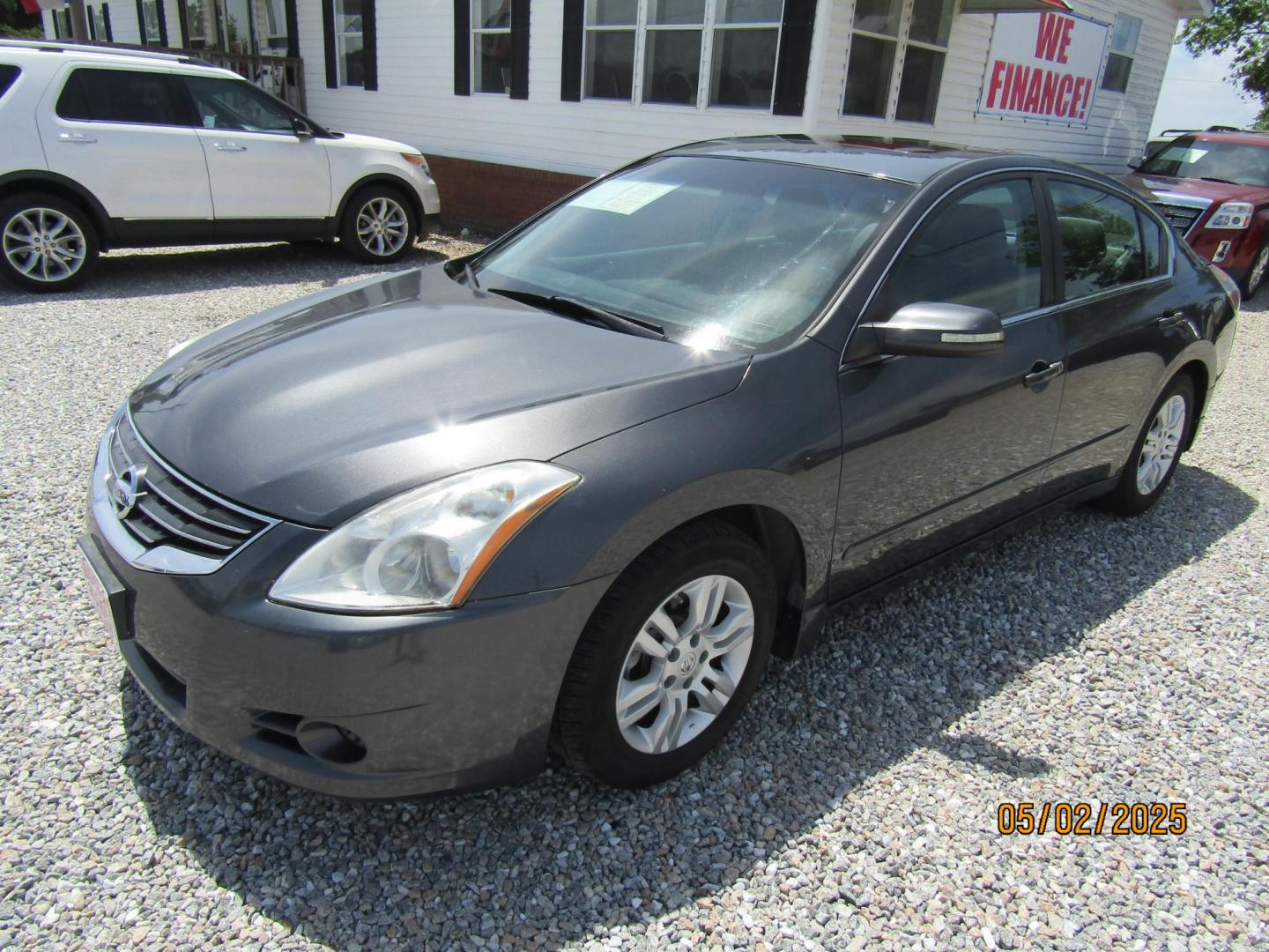 2011 Gray Nissan Altima 2.5 S (1N4AL2APXBC) with an 2.5L L4 DOHC 16V engine, Automatic transmission, located at 15016 S Hwy 231, Midland City, AL, 36350, (334) 983-3001, 31.306210, -85.495277 - Photo#2