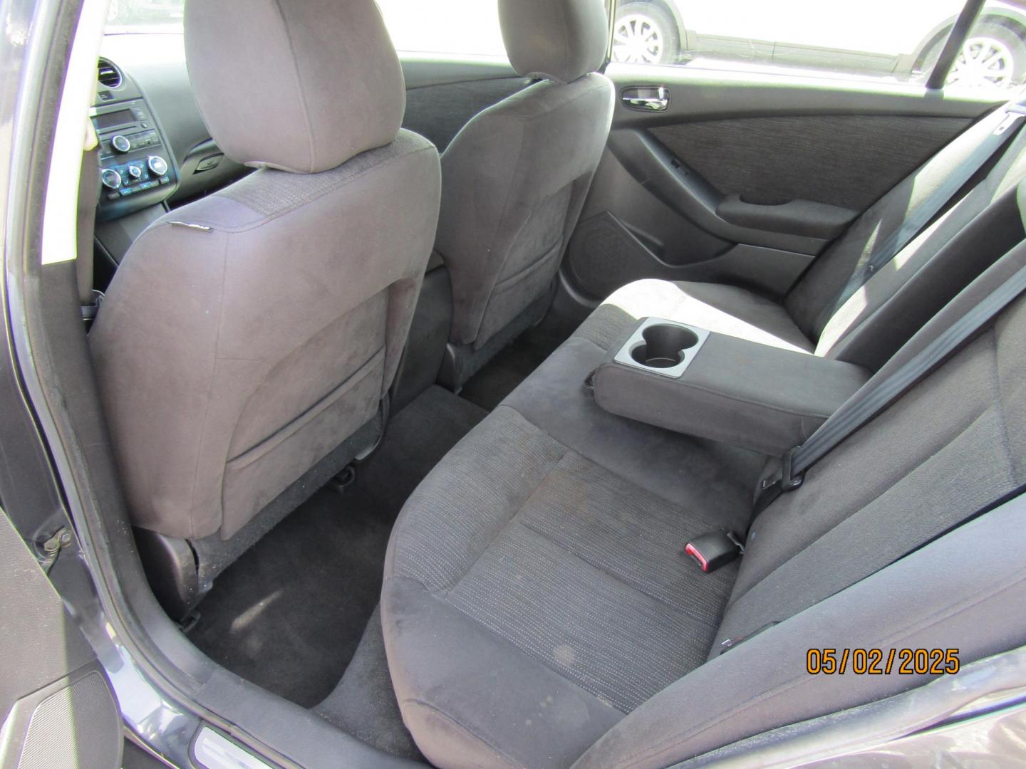 2011 Gray Nissan Altima 2.5 S (1N4AL2APXBC) with an 2.5L L4 DOHC 16V engine, Automatic transmission, located at 15016 S Hwy 231, Midland City, AL, 36350, (334) 983-3001, 31.306210, -85.495277 - Photo#4