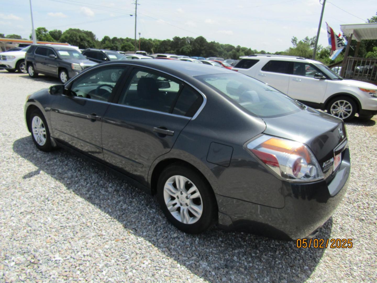 2011 Gray Nissan Altima 2.5 S (1N4AL2APXBC) with an 2.5L L4 DOHC 16V engine, Automatic transmission, located at 15016 S Hwy 231, Midland City, AL, 36350, (334) 983-3001, 31.306210, -85.495277 - Photo#5