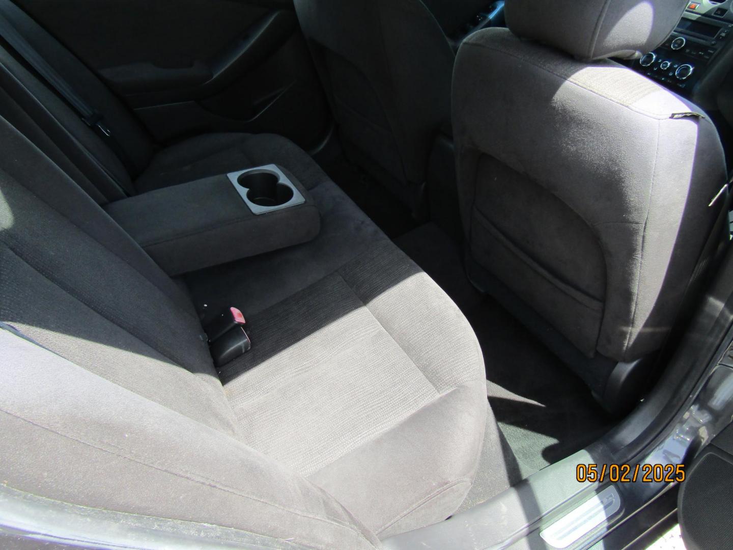 2011 Gray Nissan Altima 2.5 S (1N4AL2APXBC) with an 2.5L L4 DOHC 16V engine, Automatic transmission, located at 15016 S Hwy 231, Midland City, AL, 36350, (334) 983-3001, 31.306210, -85.495277 - Photo#8