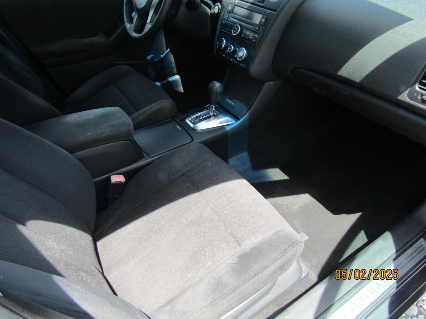2011 Gray Nissan Altima 2.5 S (1N4AL2APXBC) with an 2.5L L4 DOHC 16V engine, Automatic transmission, located at 15016 S Hwy 231, Midland City, AL, 36350, (334) 983-3001, 31.306210, -85.495277 - Photo#9