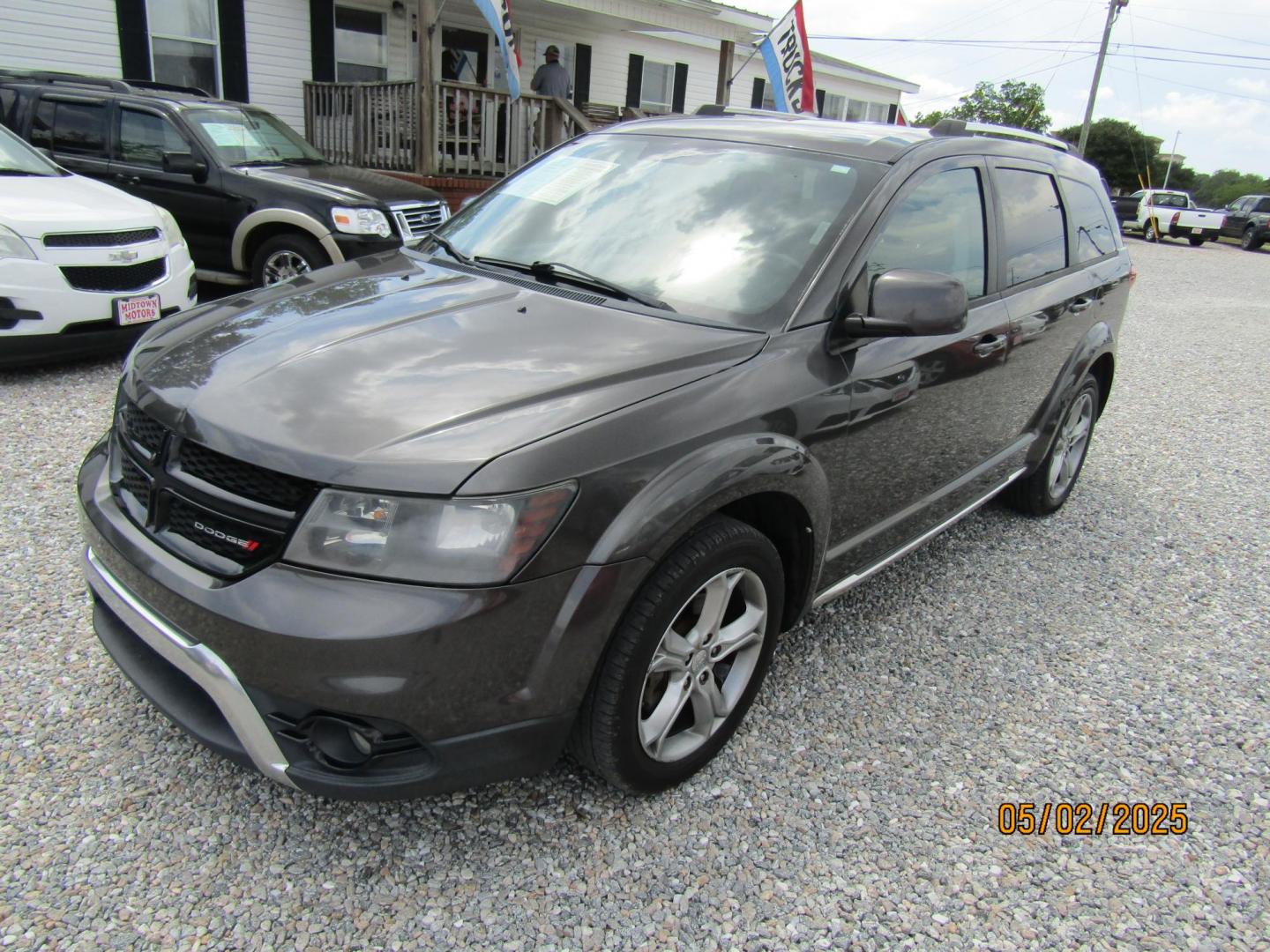 2017 Gray Dodge Journey Crossroad FWD (3C4PDCGB6HT) with an 2.4L L4 DOHC 16V engine, Automatic transmission, located at 15016 S Hwy 231, Midland City, AL, 36350, (334) 983-3001, 31.306210, -85.495277 - Photo#2