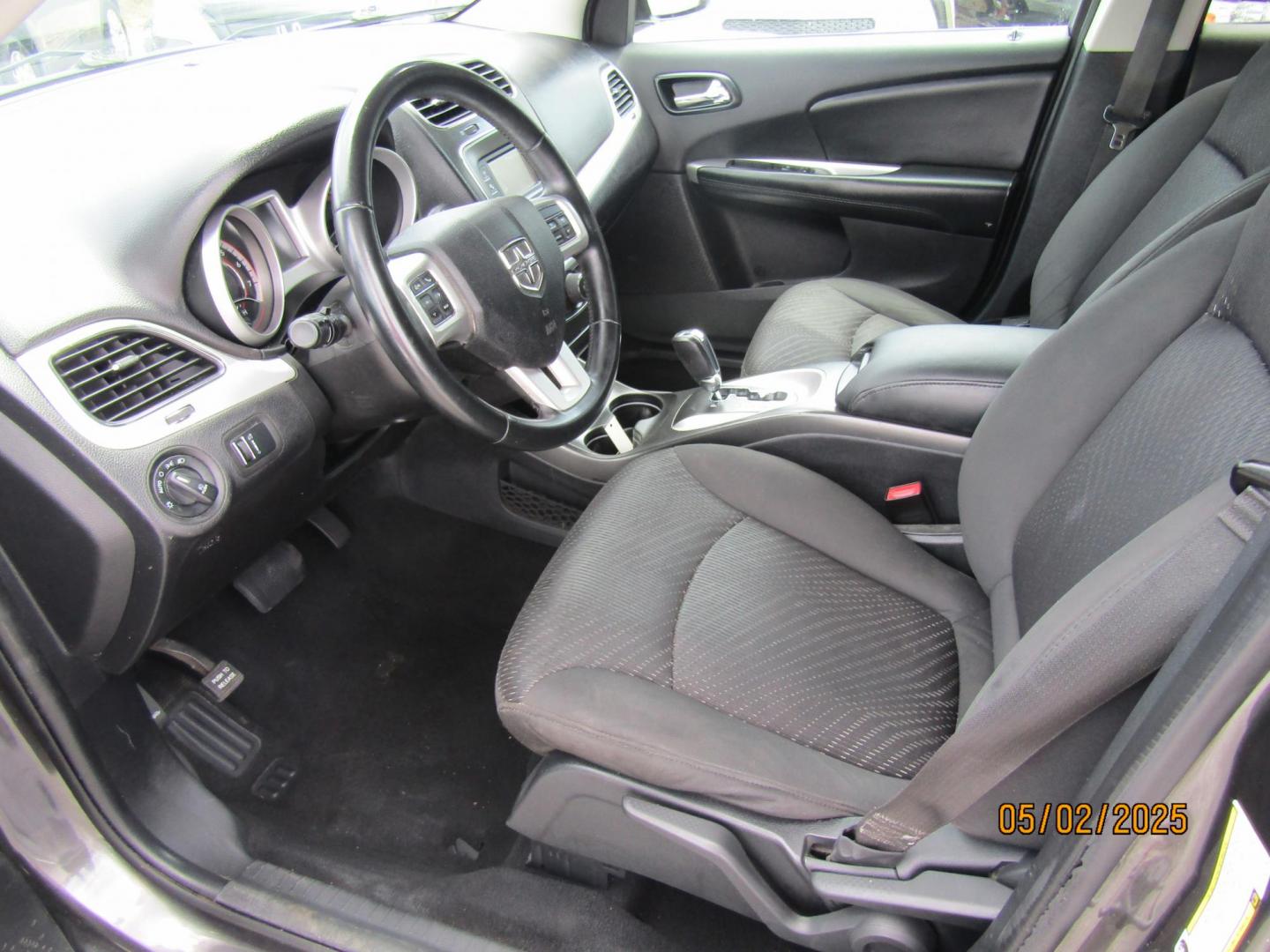 2017 Gray Dodge Journey Crossroad FWD (3C4PDCGB6HT) with an 2.4L L4 DOHC 16V engine, Automatic transmission, located at 15016 S Hwy 231, Midland City, AL, 36350, (334) 983-3001, 31.306210, -85.495277 - Photo#3