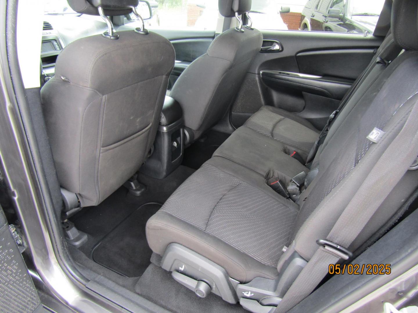 2017 Gray Dodge Journey Crossroad FWD (3C4PDCGB6HT) with an 2.4L L4 DOHC 16V engine, Automatic transmission, located at 15016 S Hwy 231, Midland City, AL, 36350, (334) 983-3001, 31.306210, -85.495277 - Photo#4