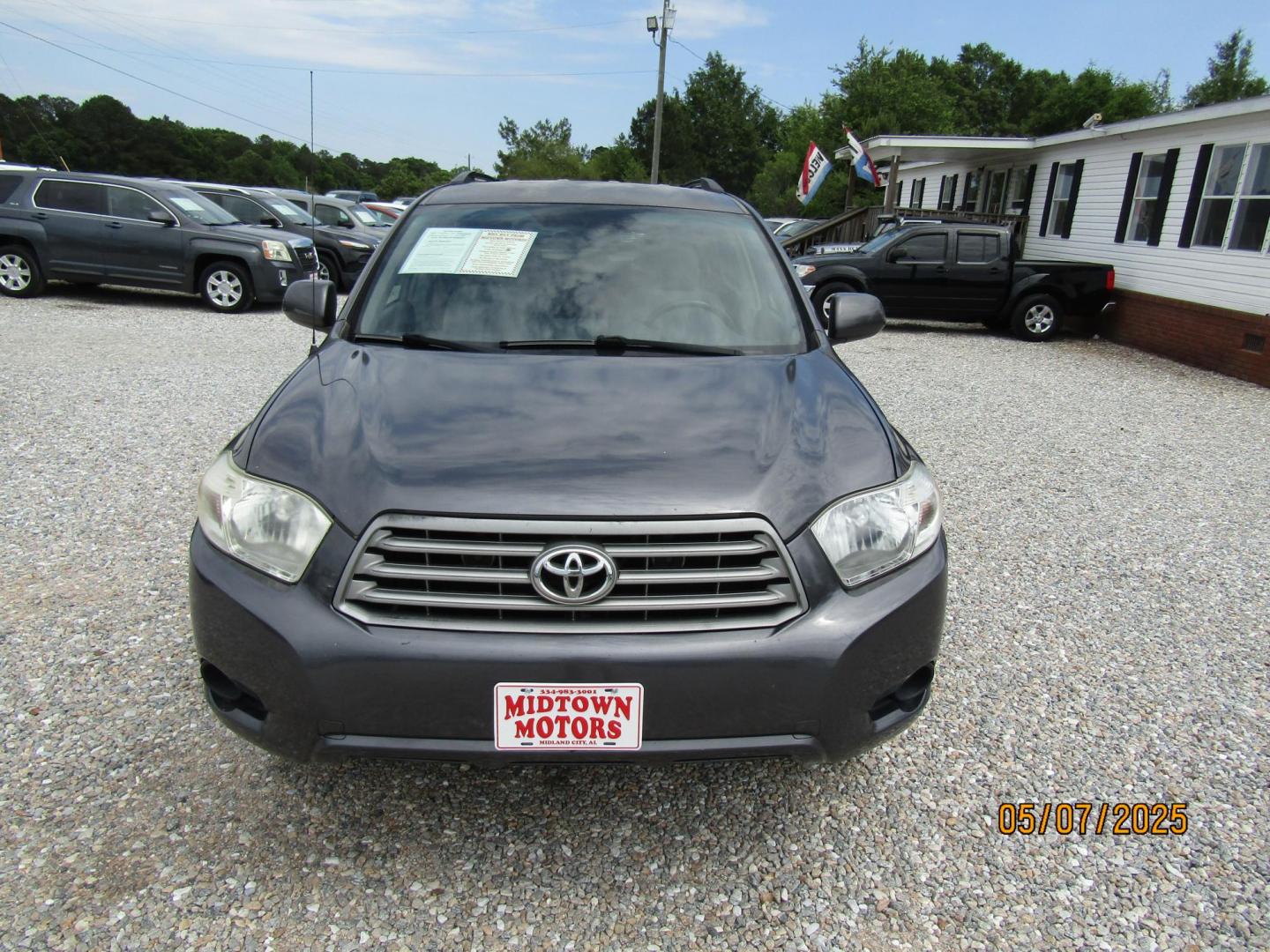 2009 Gray Toyota Highlander Base 2WD (JTEDA41A692) with an 3.5L V6 DOHC 24V engine, Automatic transmission, located at 15016 S Hwy 231, Midland City, AL, 36350, (334) 983-3001, 31.306210, -85.495277 - Photo#1