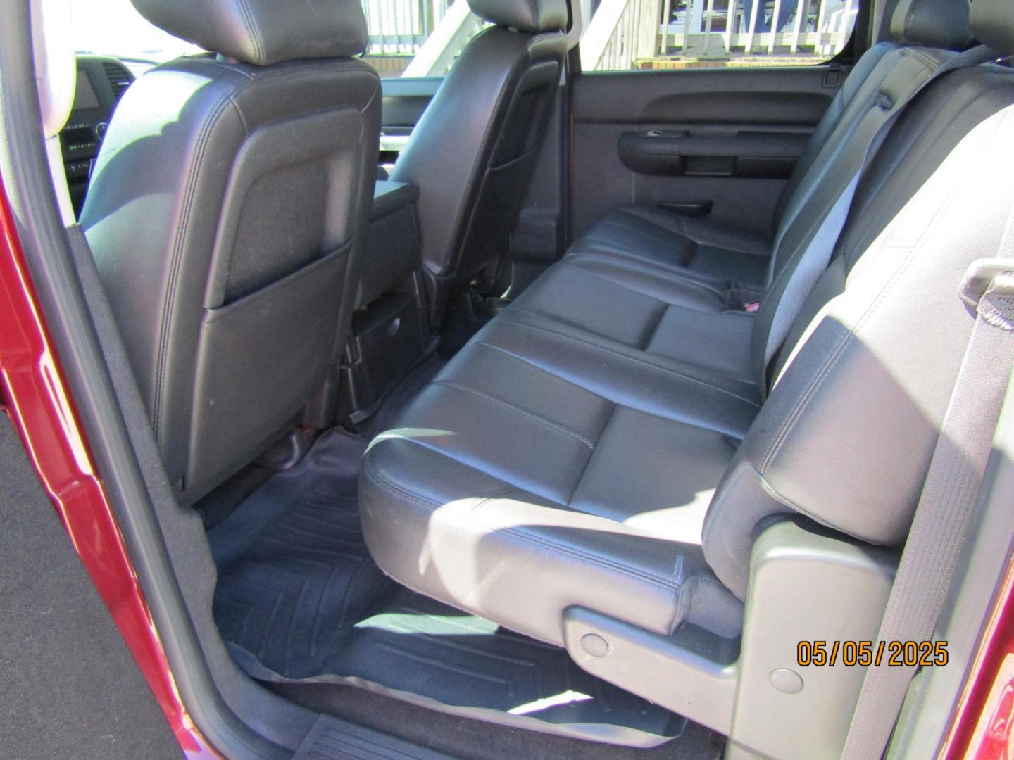 2013 Red Chevrolet Silverado 1500 LT Crew Cab 4WD (3GCPKSE79DG) with an 5.3L V8 OHV 16V FFV engine, Automatic transmission, located at 15016 S Hwy 231, Midland City, AL, 36350, (334) 983-3001, 31.306210, -85.495277 - Photo#4
