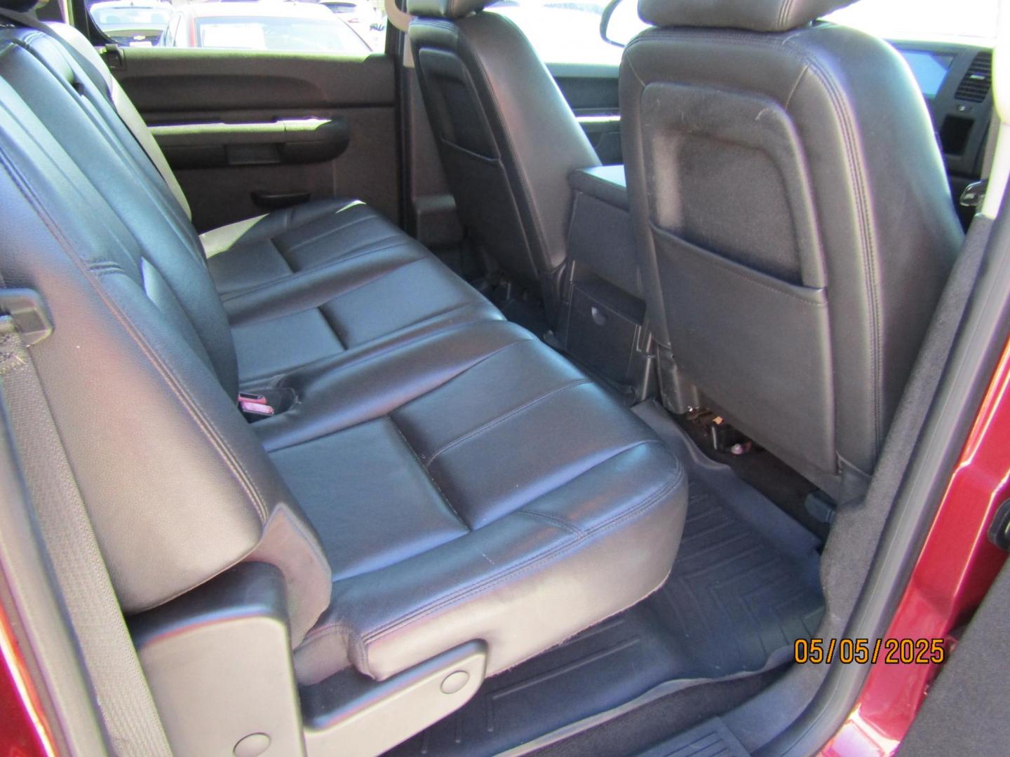 2013 Red Chevrolet Silverado 1500 LT Crew Cab 4WD (3GCPKSE79DG) with an 5.3L V8 OHV 16V FFV engine, Automatic transmission, located at 15016 S Hwy 231, Midland City, AL, 36350, (334) 983-3001, 31.306210, -85.495277 - Photo#8