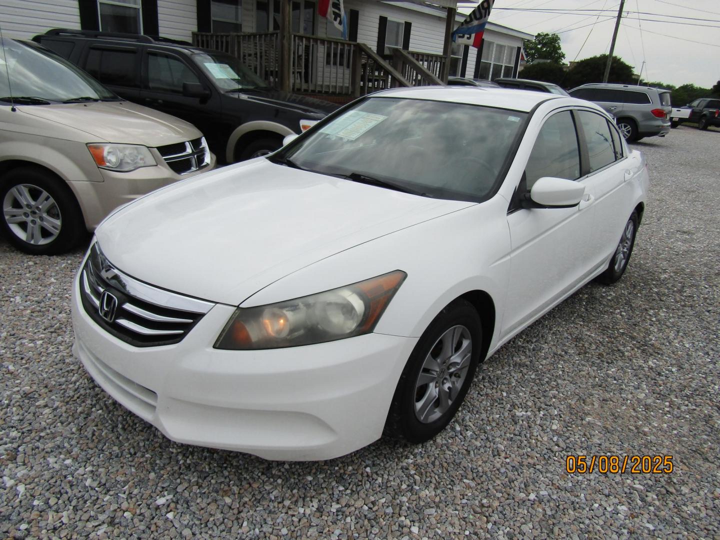 2012 WHITE Honda Accord SE Sedan AT (1HGCP2F69CA) with an 2.4L L4 DOHC 16V engine, Automatic transmission, located at 15016 S Hwy 231, Midland City, AL, 36350, (334) 983-3001, 31.306210, -85.495277 - Photo#2