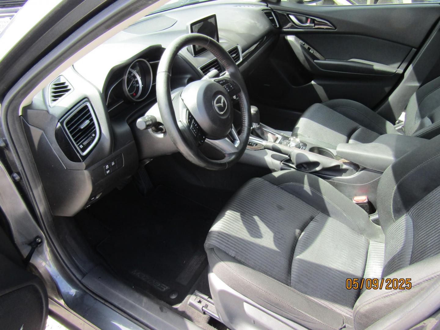 2014 Gray Mazda MAZDA3 i Touring AT 4-Door (JM1BM1V70E1) with an 2.0L L4 DOHC 16V engine, Automatic transmission, located at 15016 S Hwy 231, Midland City, AL, 36350, (334) 983-3001, 31.306210, -85.495277 - Photo#3