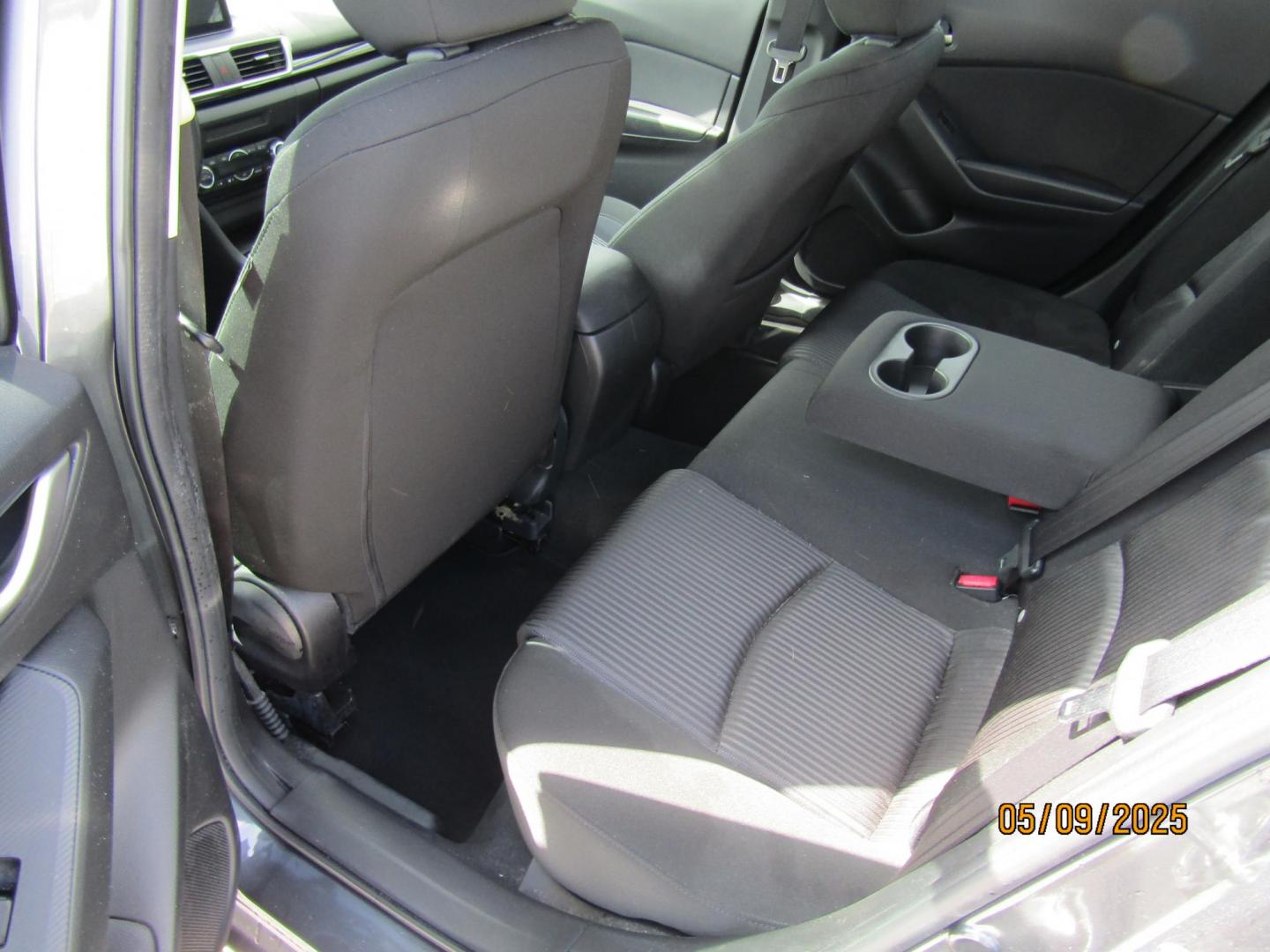 2014 Gray Mazda MAZDA3 i Touring AT 4-Door (JM1BM1V70E1) with an 2.0L L4 DOHC 16V engine, Automatic transmission, located at 15016 S Hwy 231, Midland City, AL, 36350, (334) 983-3001, 31.306210, -85.495277 - Photo#4