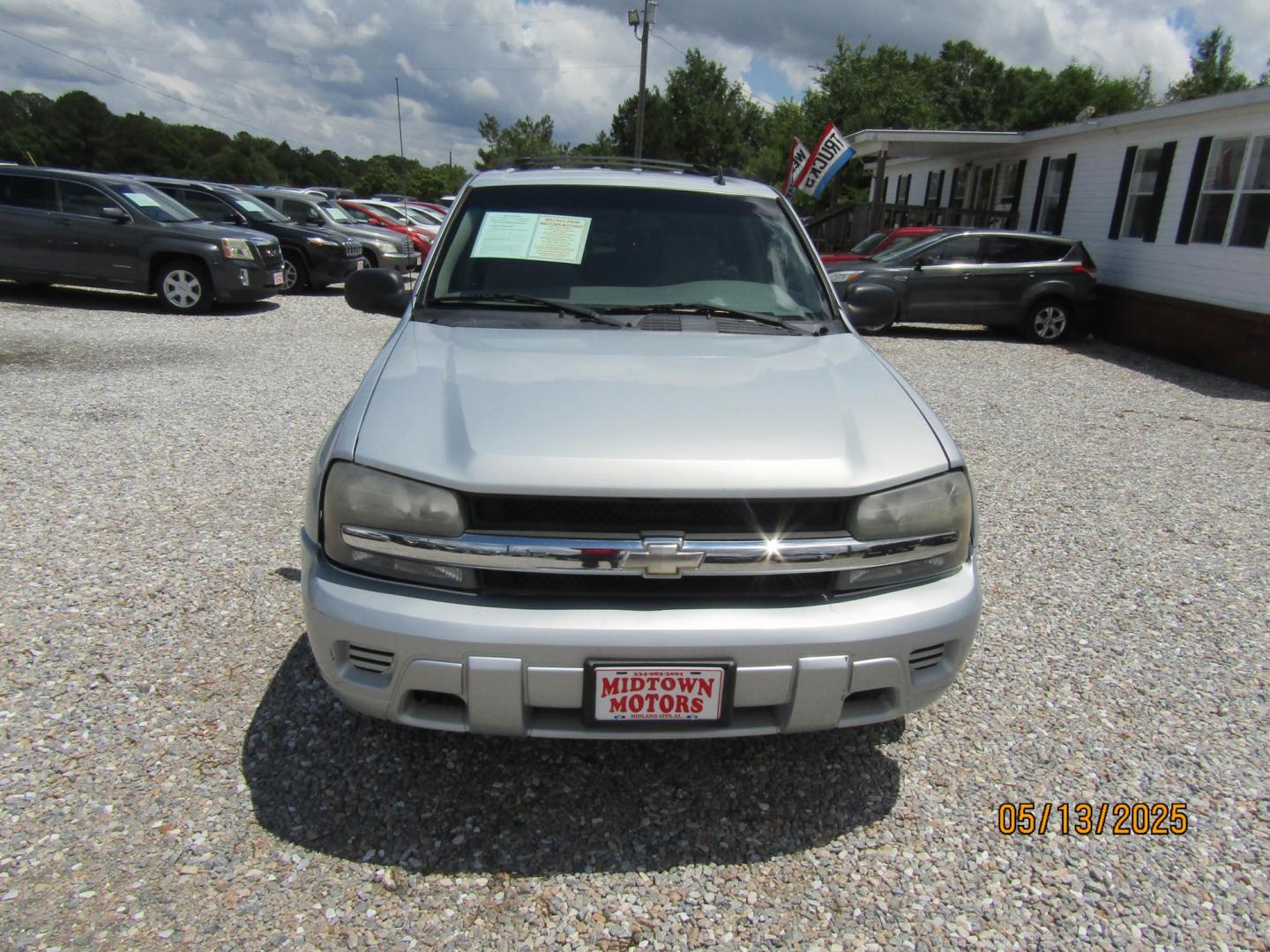 2007 Silver Chevrolet TrailBlazer LS1 2WD (1GNDS13S872) with an 4.2L L6 DOHC 24V engine, Automatic transmission, located at 15016 S Hwy 231, Midland City, AL, 36350, (334) 983-3001, 31.306210, -85.495277 - Photo#1