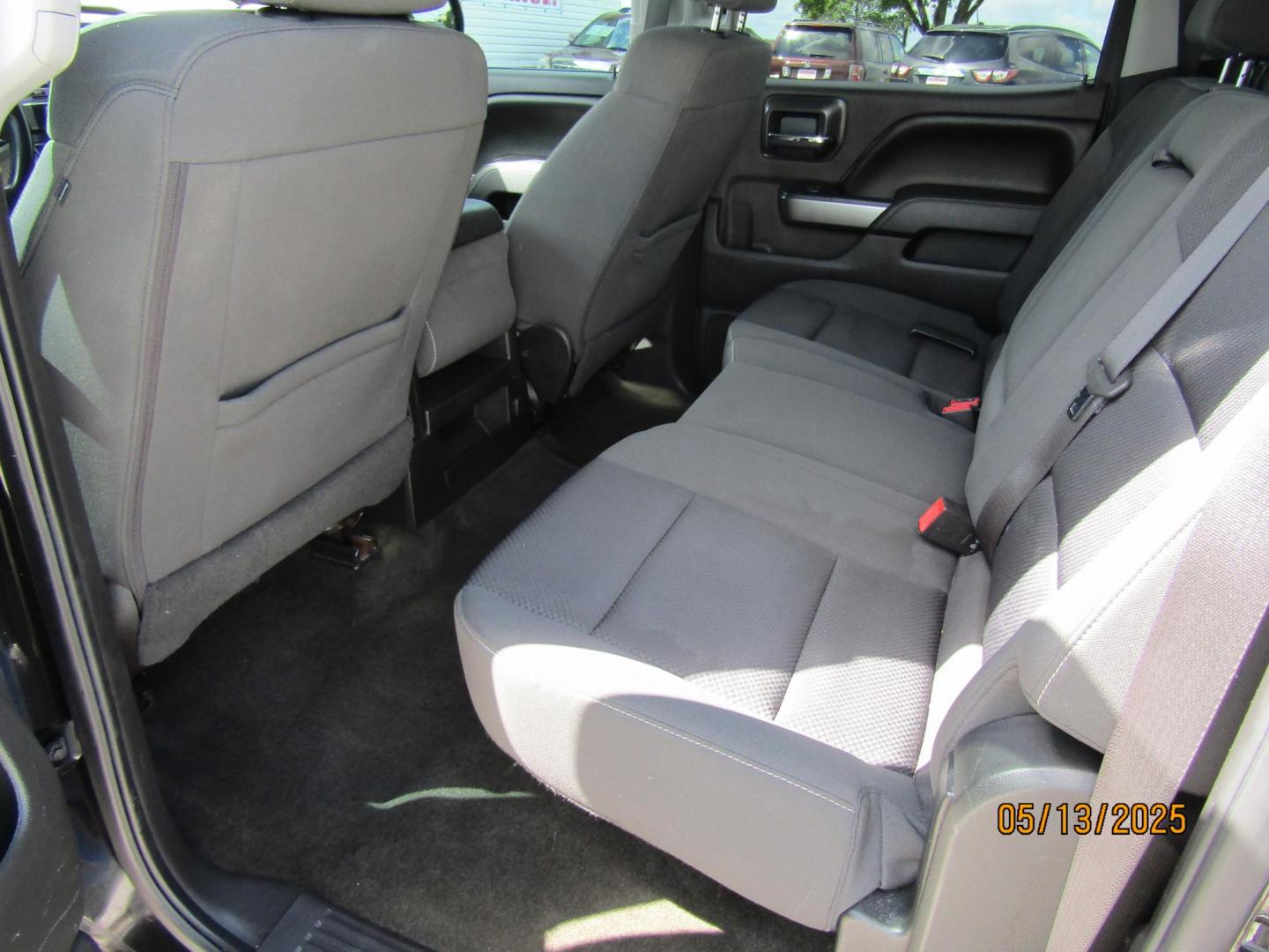 2016 Black Chevrolet Silverado 1500 LT Crew Cab 2WD (3GCPCREC5GG) with an 5.3L V8 OHV 16V engine, Automatic transmission, located at 15016 S Hwy 231, Midland City, AL, 36350, (334) 983-3001, 31.306210, -85.495277 - Photo#4