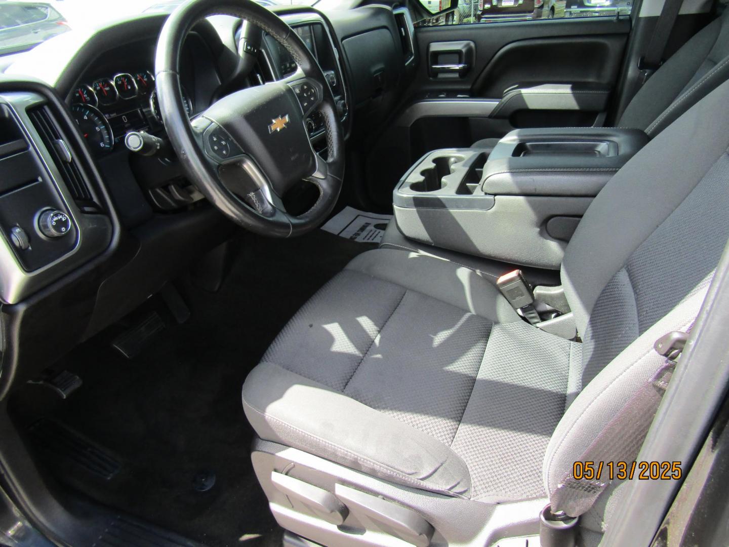 2016 Black Chevrolet Silverado 1500 LT Crew Cab 2WD (3GCPCREC5GG) with an 5.3L V8 OHV 16V engine, Automatic transmission, located at 15016 S Hwy 231, Midland City, AL, 36350, (334) 983-3001, 31.306210, -85.495277 - Photo#3