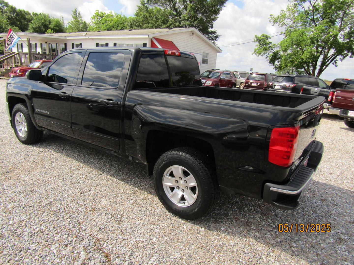 2016 Black Chevrolet Silverado 1500 LT Crew Cab 2WD (3GCPCREC5GG) with an 5.3L V8 OHV 16V engine, Automatic transmission, located at 15016 S Hwy 231, Midland City, AL, 36350, (334) 983-3001, 31.306210, -85.495277 - Photo#5