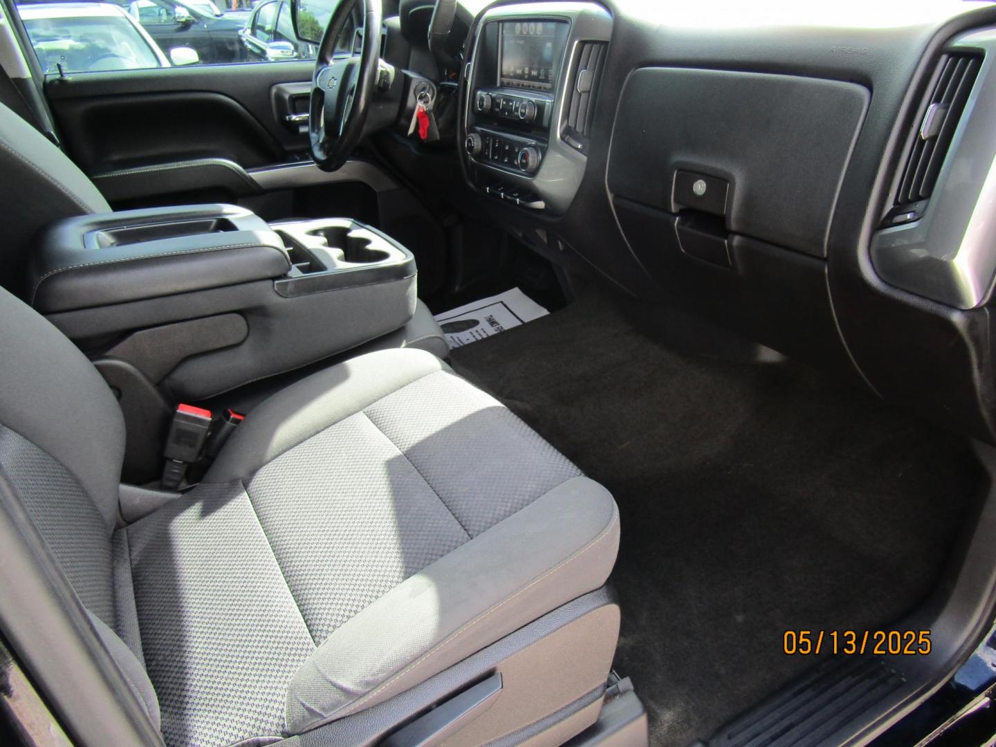 2016 Black Chevrolet Silverado 1500 LT Crew Cab 2WD (3GCPCREC5GG) with an 5.3L V8 OHV 16V engine, Automatic transmission, located at 15016 S Hwy 231, Midland City, AL, 36350, (334) 983-3001, 31.306210, -85.495277 - Photo#9