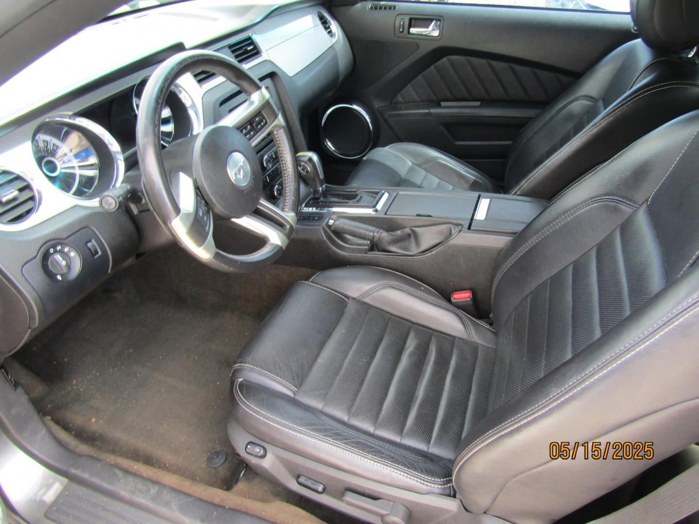 2013 Gray Ford Mustang V6 Coupe (1ZVBP8AM0D5) with an 3.7L V6 DOHC 24V engine, Automatic transmission, located at 15016 S Hwy 231, Midland City, AL, 36350, (334) 983-3001, 31.306210, -85.495277 - Photo#3