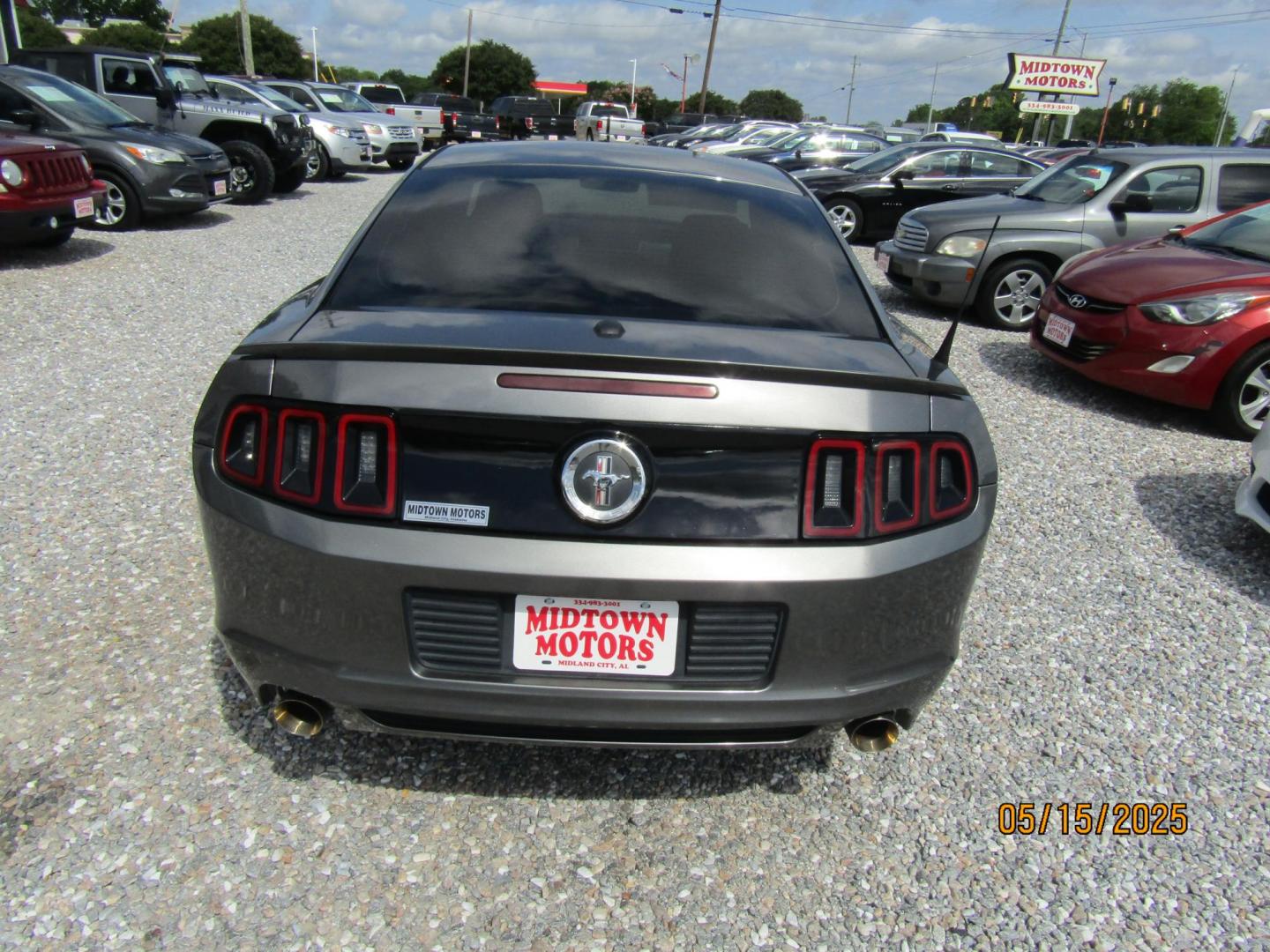 2013 Gray Ford Mustang V6 Coupe (1ZVBP8AM0D5) with an 3.7L V6 DOHC 24V engine, Automatic transmission, located at 15016 S Hwy 231, Midland City, AL, 36350, (334) 983-3001, 31.306210, -85.495277 - Photo#5