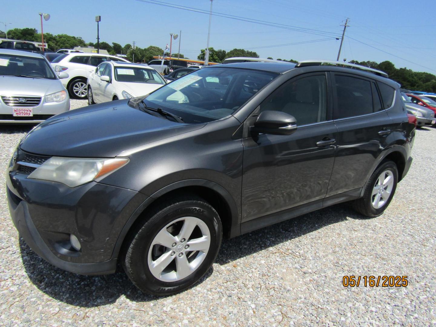2014 Gray Toyota RAV4 XLE FWD (JTMWFREV7EJ) with an 2.5L L4 DOHC 16V engine, Automatic transmission, located at 15016 S Hwy 231, Midland City, AL, 36350, (334) 983-3001, 31.306210, -85.495277 - Photo#2