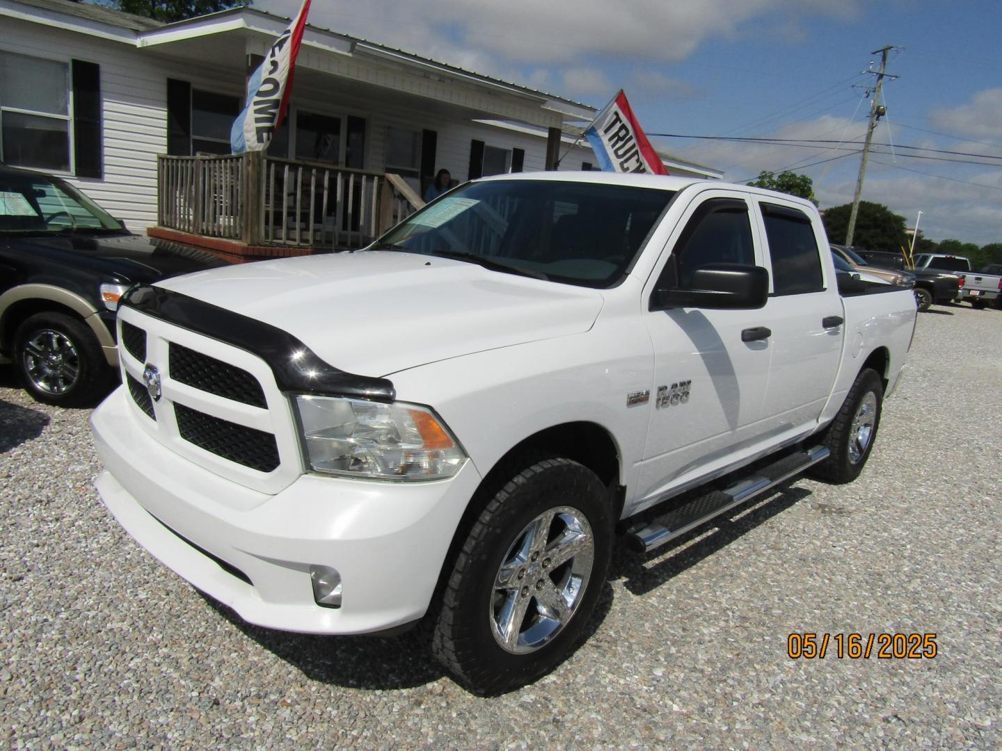 2014 WHITE RAM 1500 Tradesman Crew Cab SWB 4WD (1C6RR7KT7ES) with an 5.7L V8 OHV 16V engine, Automatic transmission, located at 15016 S Hwy 231, Midland City, AL, 36350, (334) 983-3001, 31.306210, -85.495277 - Photo#2