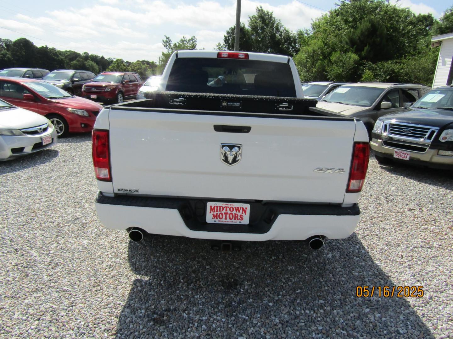 2014 WHITE RAM 1500 Tradesman Crew Cab SWB 4WD (1C6RR7KT7ES) with an 5.7L V8 OHV 16V engine, Automatic transmission, located at 15016 S Hwy 231, Midland City, AL, 36350, (334) 983-3001, 31.306210, -85.495277 - Photo#6