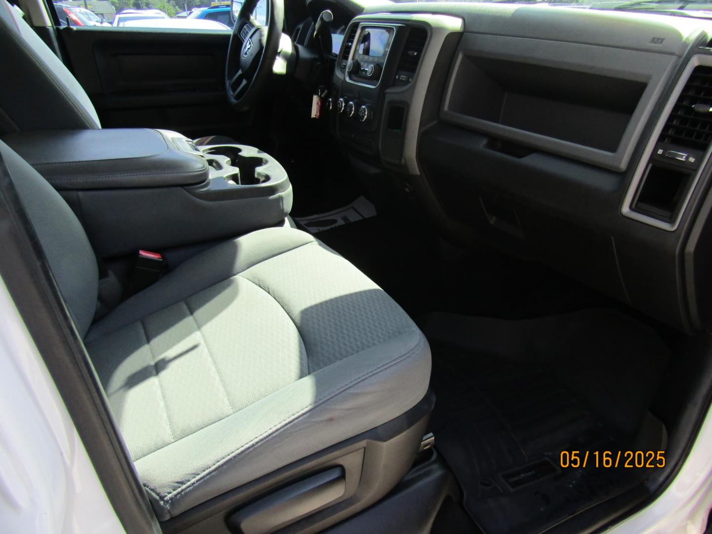2014 WHITE RAM 1500 Tradesman Crew Cab SWB 4WD (1C6RR7KT7ES) with an 5.7L V8 OHV 16V engine, Automatic transmission, located at 15016 S Hwy 231, Midland City, AL, 36350, (334) 983-3001, 31.306210, -85.495277 - Photo#9