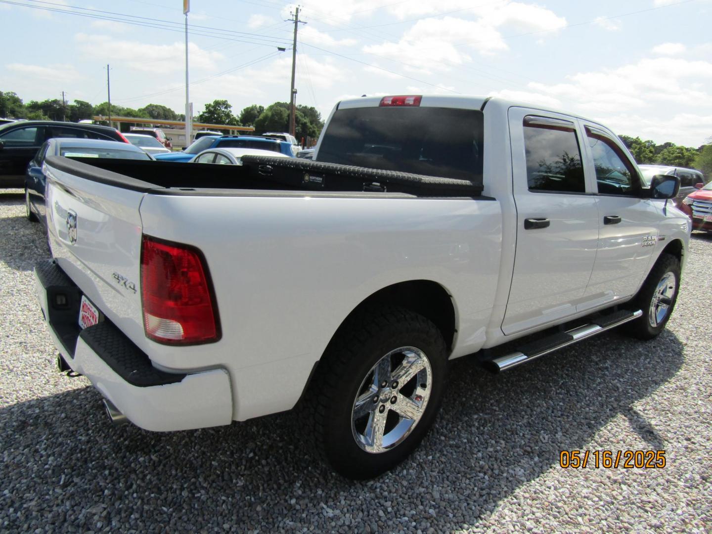 2014 WHITE RAM 1500 Tradesman Crew Cab SWB 4WD (1C6RR7KT7ES) with an 5.7L V8 OHV 16V engine, Automatic transmission, located at 15016 S Hwy 231, Midland City, AL, 36350, (334) 983-3001, 31.306210, -85.495277 - Photo#7