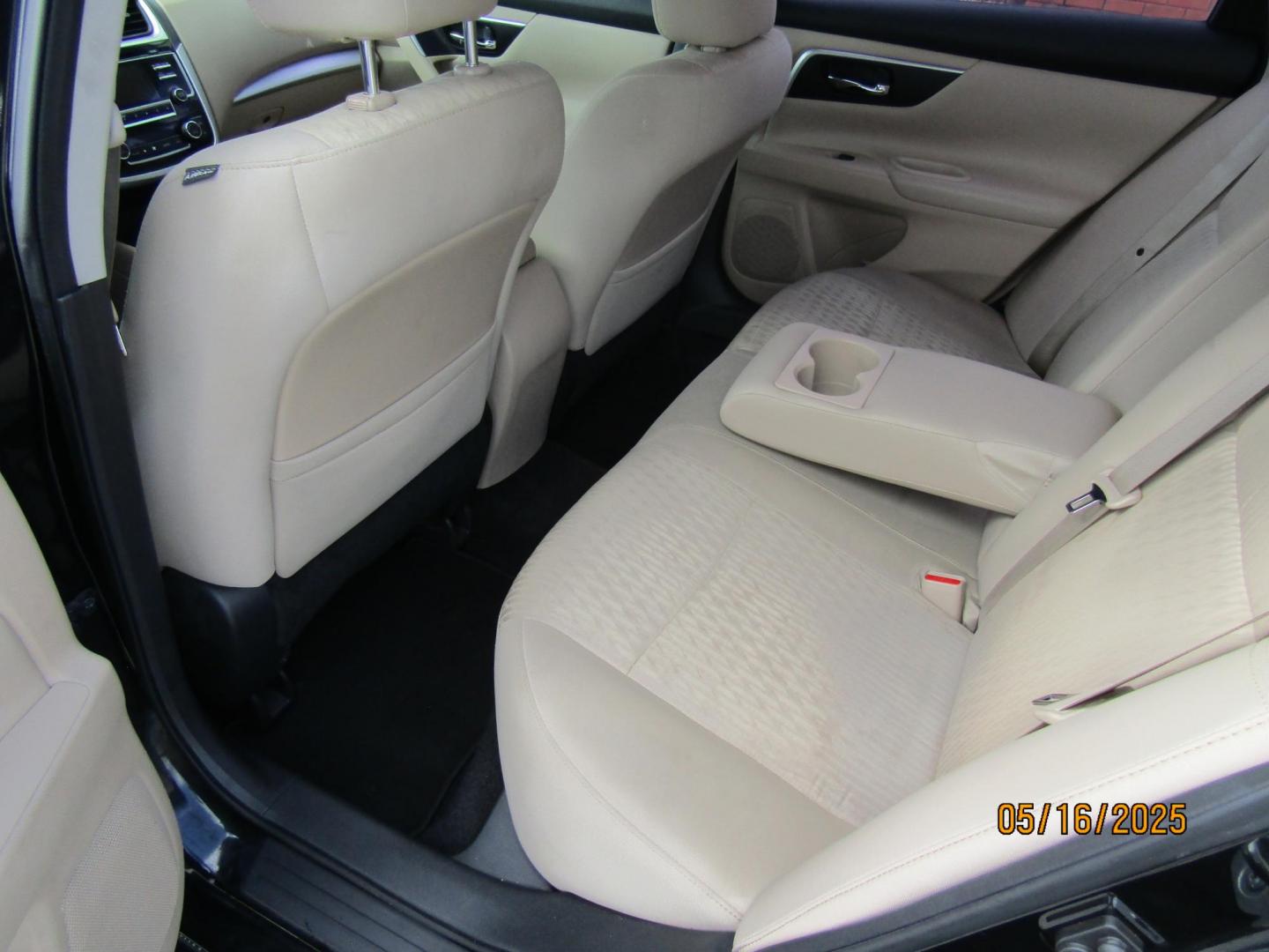 2018 Black Nissan Altima 2.5 (1N4AL3AP9JC) with an 2.5L L4 DOHC 16V engine, Automatic transmission, located at 15016 S Hwy 231, Midland City, AL, 36350, (334) 983-3001, 31.306210, -85.495277 - Photo#4