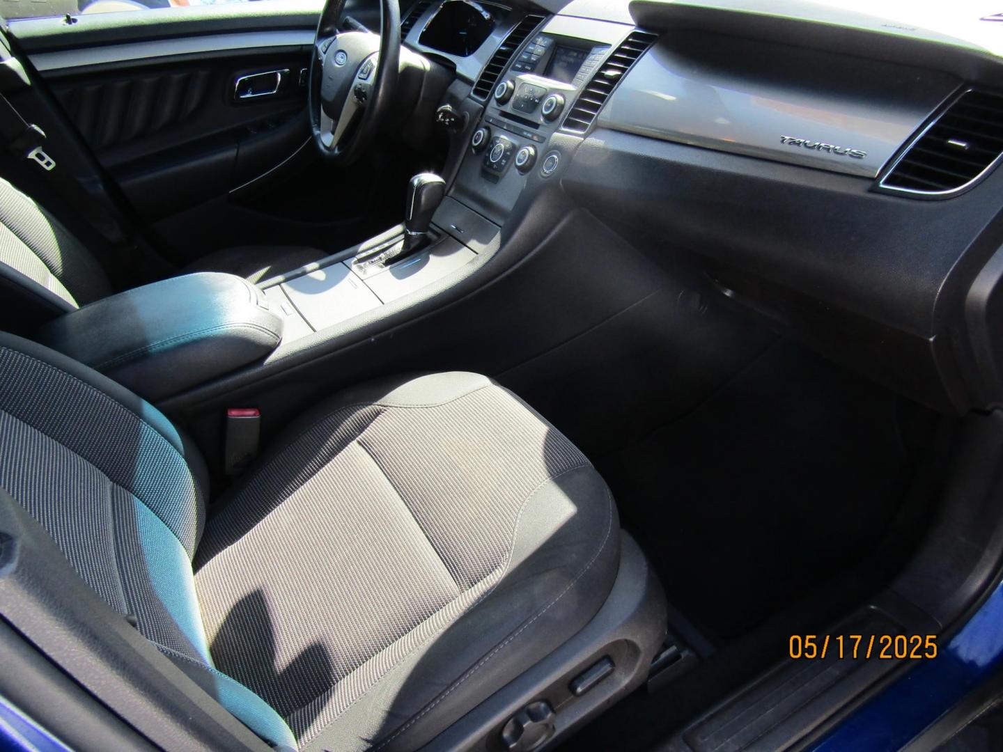 2013 Blue Ford Taurus SEL FWD (1FAHP2E88DG) with an 3.5L V6 DOHC 24V engine, Automatic transmission, located at 15016 S Hwy 231, Midland City, AL, 36350, (334) 983-3001, 31.306210, -85.495277 - Photo#9