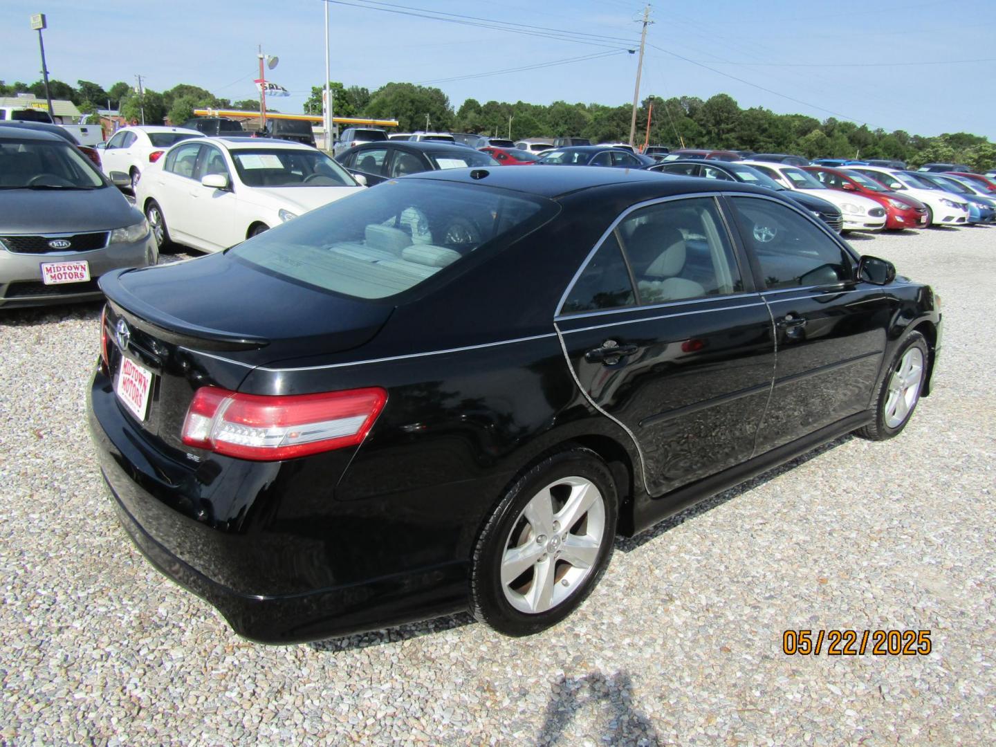 2011 Black Toyota Camry SE 6-Spd MT (4T1BF3EKXBU) with an 2.5L L4 DOHC 16V engine, Automatic transmission, located at 15016 S Hwy 231, Midland City, AL, 36350, (334) 983-3001, 31.306210, -85.495277 - Photo#7
