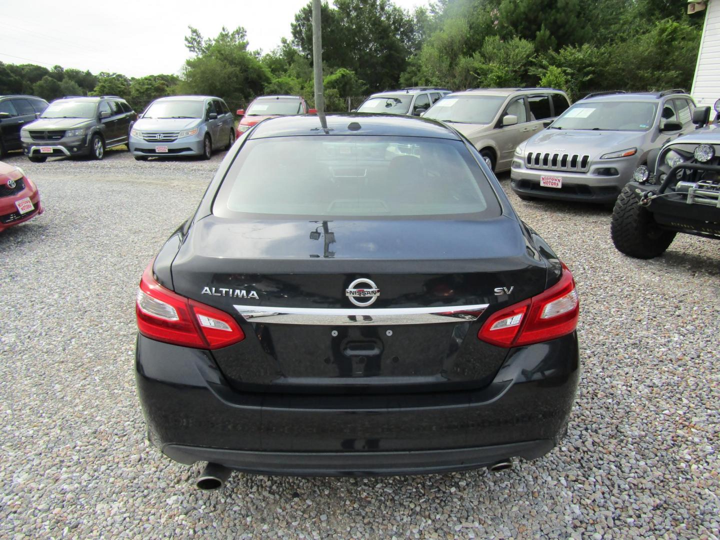 2017 Black Nissan Altima 2.5 S (1N4AL3AP7HC) with an 2.5L L4 DOHC 16V engine, Automatic transmission, located at 15016 S Hwy 231, Midland City, AL, 36350, (334) 983-3001, 31.306210, -85.495277 - Photo#6