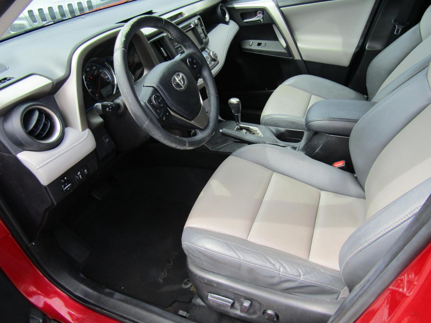 2014 Red Toyota RAV4 Limited FWD (2T3YFREV0EW) with an 2.5L L4 DOHC 16V engine, Automatic transmission, located at 15016 S Hwy 231, Midland City, AL, 36350, (334) 983-3001, 31.306210, -85.495277 - Photo#3