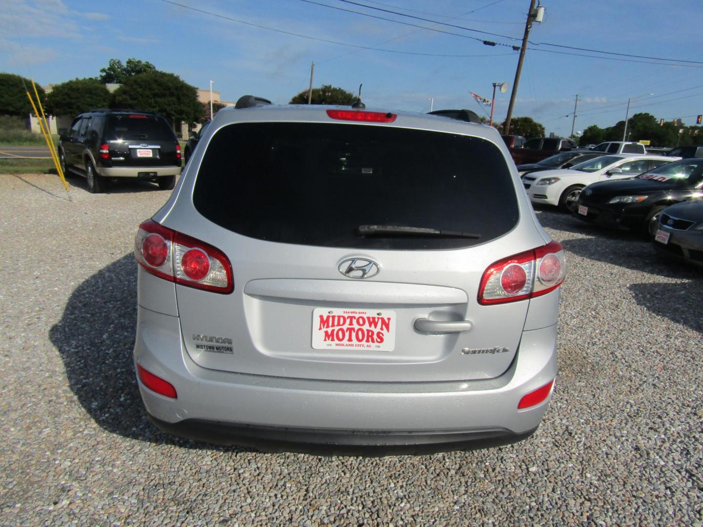 2010 Silver Hyundai Santa Fe GLS 2.4 FWD (5NMSG3AB5AH) with an 2.4L L4 DOHC 16V engine, Automatic transmission, located at 15016 S Hwy 231, Midland City, AL, 36350, (334) 983-3001, 31.306210, -85.495277 - Photo#6