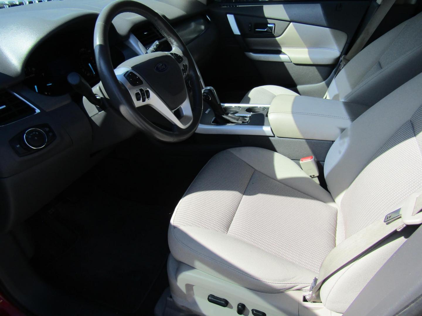 2013 Red Ford Edge SEL FWD (2FMDK3JC6DB) with an 3.5L V6 DOHC 24V engine, Automatic transmission, located at 15016 S Hwy 231, Midland City, AL, 36350, (334) 983-3001, 31.306210, -85.495277 - Photo#3