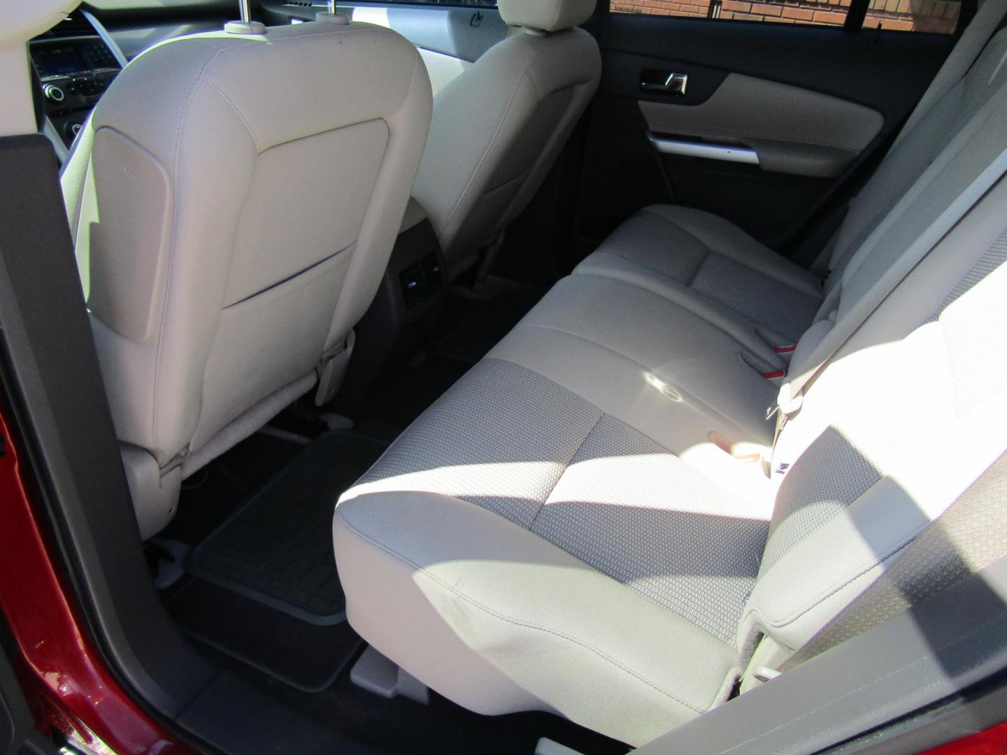 2013 Red Ford Edge SEL FWD (2FMDK3JC6DB) with an 3.5L V6 DOHC 24V engine, Automatic transmission, located at 15016 S Hwy 231, Midland City, AL, 36350, (334) 983-3001, 31.306210, -85.495277 - Photo#4