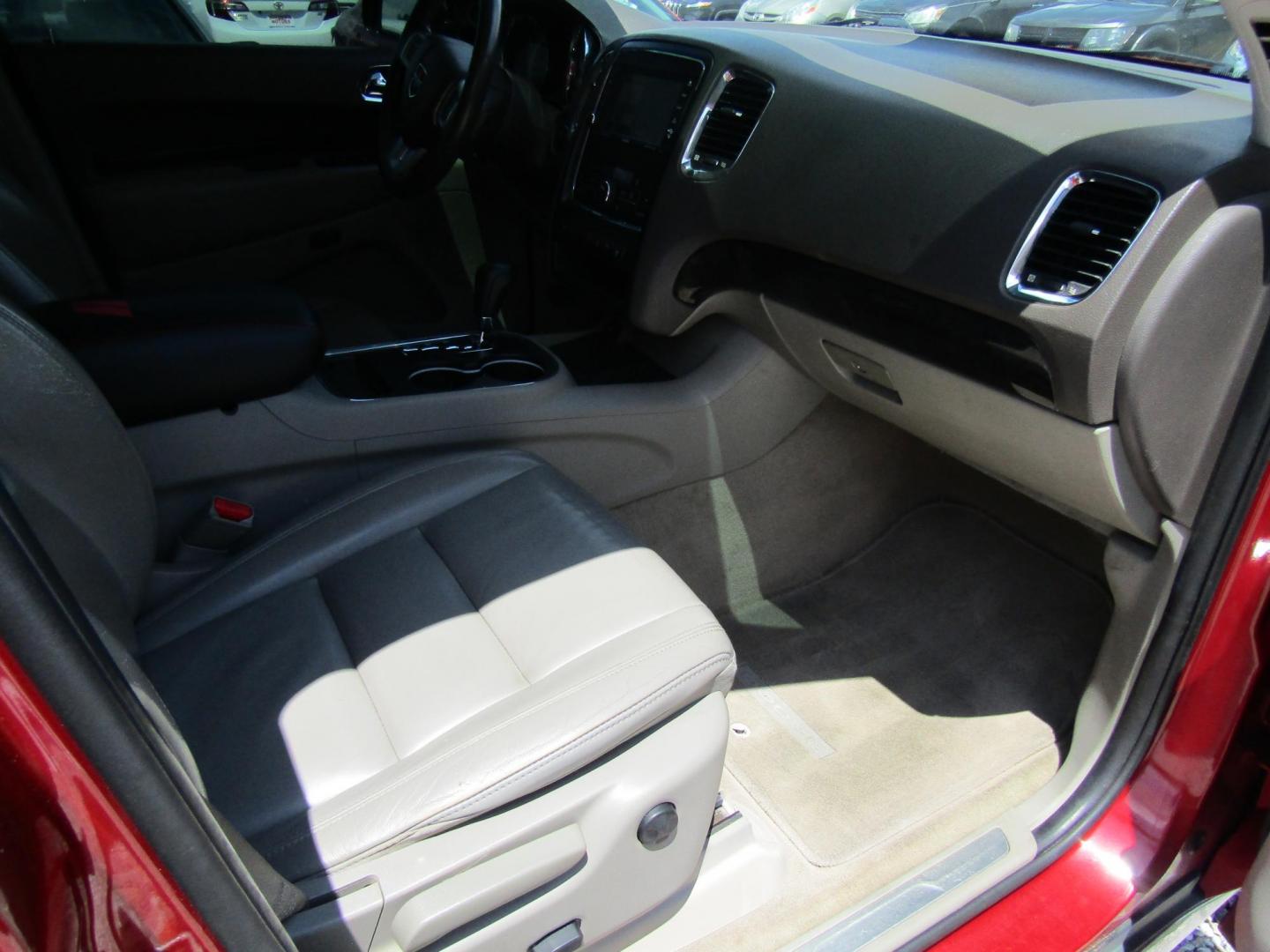 2011 Red Dodge Durango Crew 2WD (1D4SD4GTXBC) with an 5.7L V8 OHV 16V engine, Automatic transmission, located at 15016 S Hwy 231, Midland City, AL, 36350, (334) 983-3001, 31.306210, -85.495277 - Photo#9