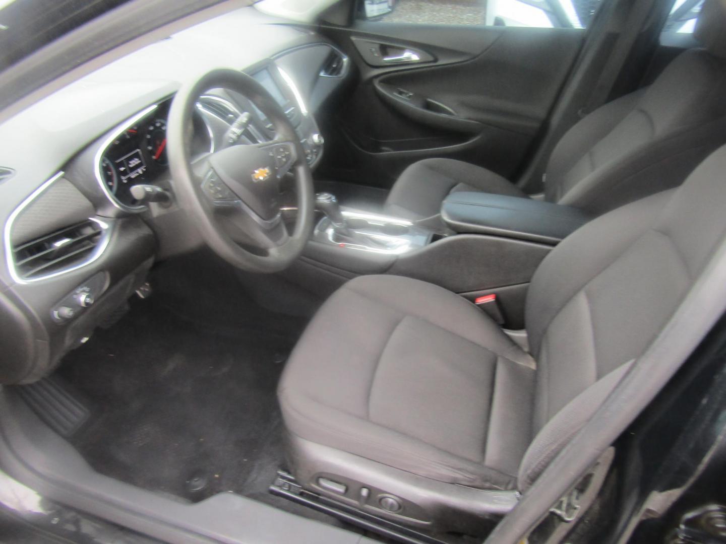 2016 Black Chevrolet Malibu 1LT (1G1ZE5ST0GF) with an 1.5L L4 DOHC 16V engine, Automatic transmission, located at 15016 S Hwy 231, Midland City, AL, 36350, (334) 983-3001, 31.306210, -85.495277 - Photo#3