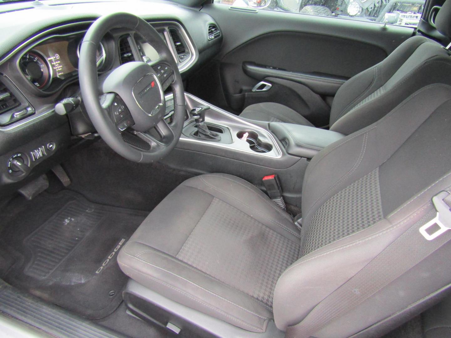 2017 Silver Dodge Challenger SXT (2C3CDZAG2HH) with an 3.6L V6 DOHC 24V engine, Automatic transmission, located at 15016 S Hwy 231, Midland City, AL, 36350, (334) 983-3001, 31.306210, -85.495277 - Photo#3